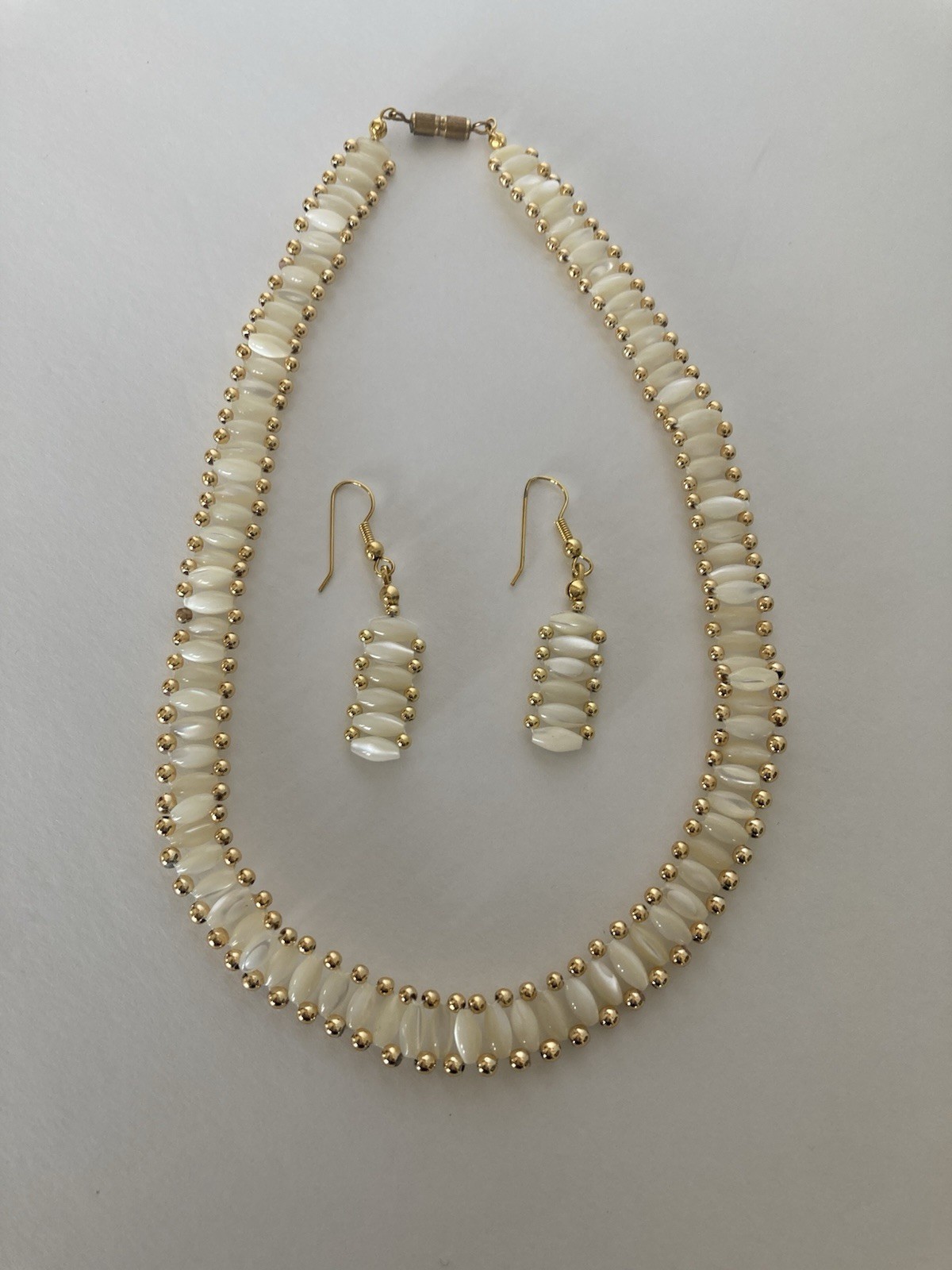 Vintage Set of White Shell Beaded Necklace And Matching Earrings.