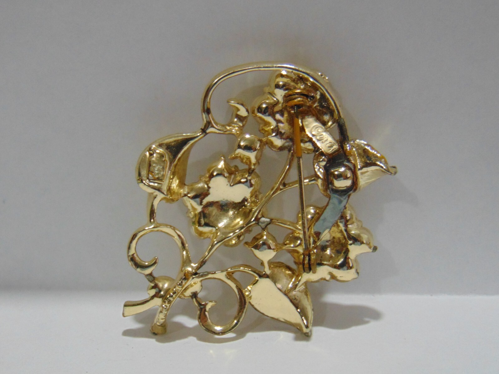 Vintage Coro Faux Pearl And Clear Rhinestone Brooch Pin Gold Tone