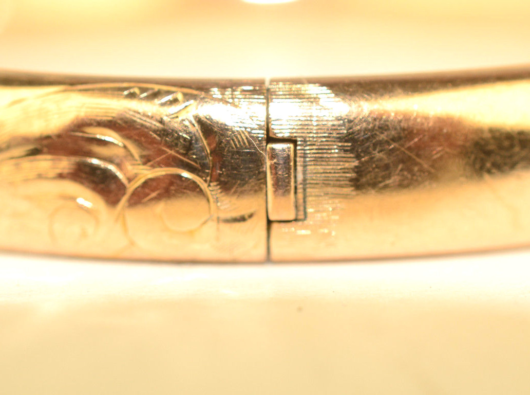ANTIQUE 1912 10K YELLOW GOLD ETCHED DESIGN HINGED BANGLE BRACELET OPENS 13.7 gr.
