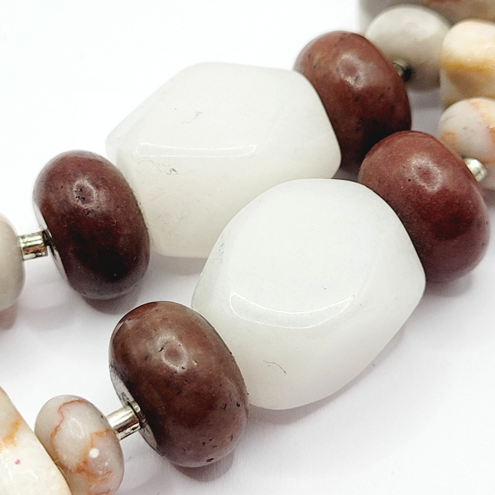 Southwest Style Crafted Brown Hued Jasper with White Quartz Silver Tone Necklace