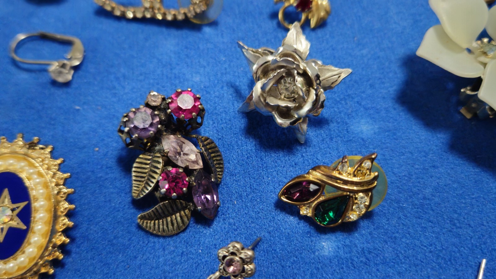 Vintage 37 Gem Stone Earrings / Dimond Like / Quartz Like Jewels – JEWELRY LOT