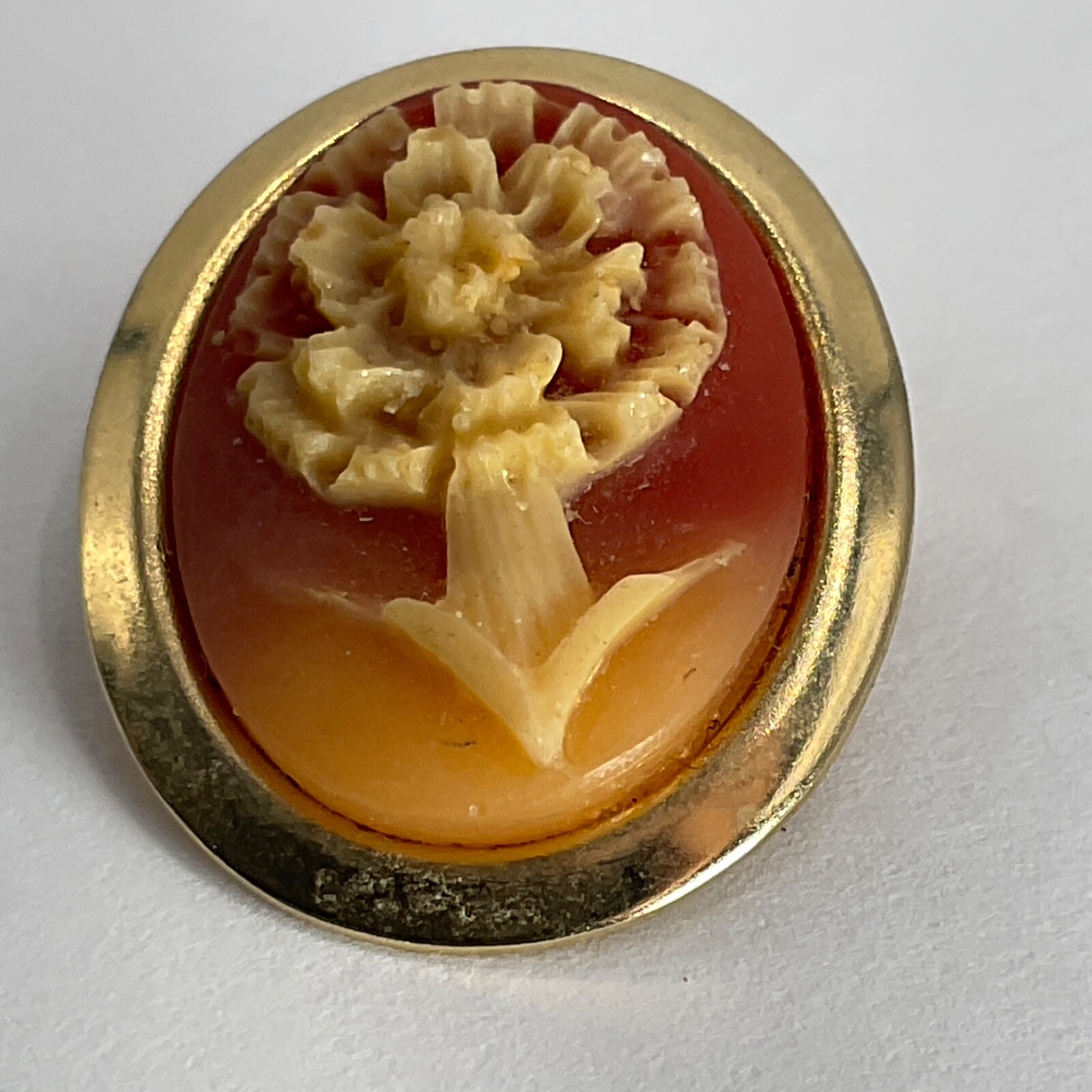 Vintage Brooch FLOWER Cameo Pin Resin Orange Cream Gold Tone Floral Oval 1”