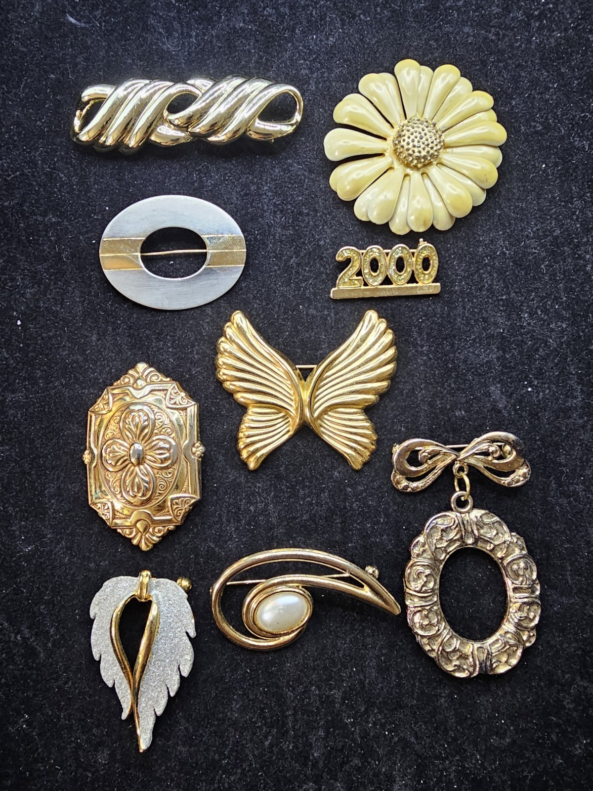 Vintage Brooch Lot Mixed Styles Beautiful Multi Tone Wearable Untested