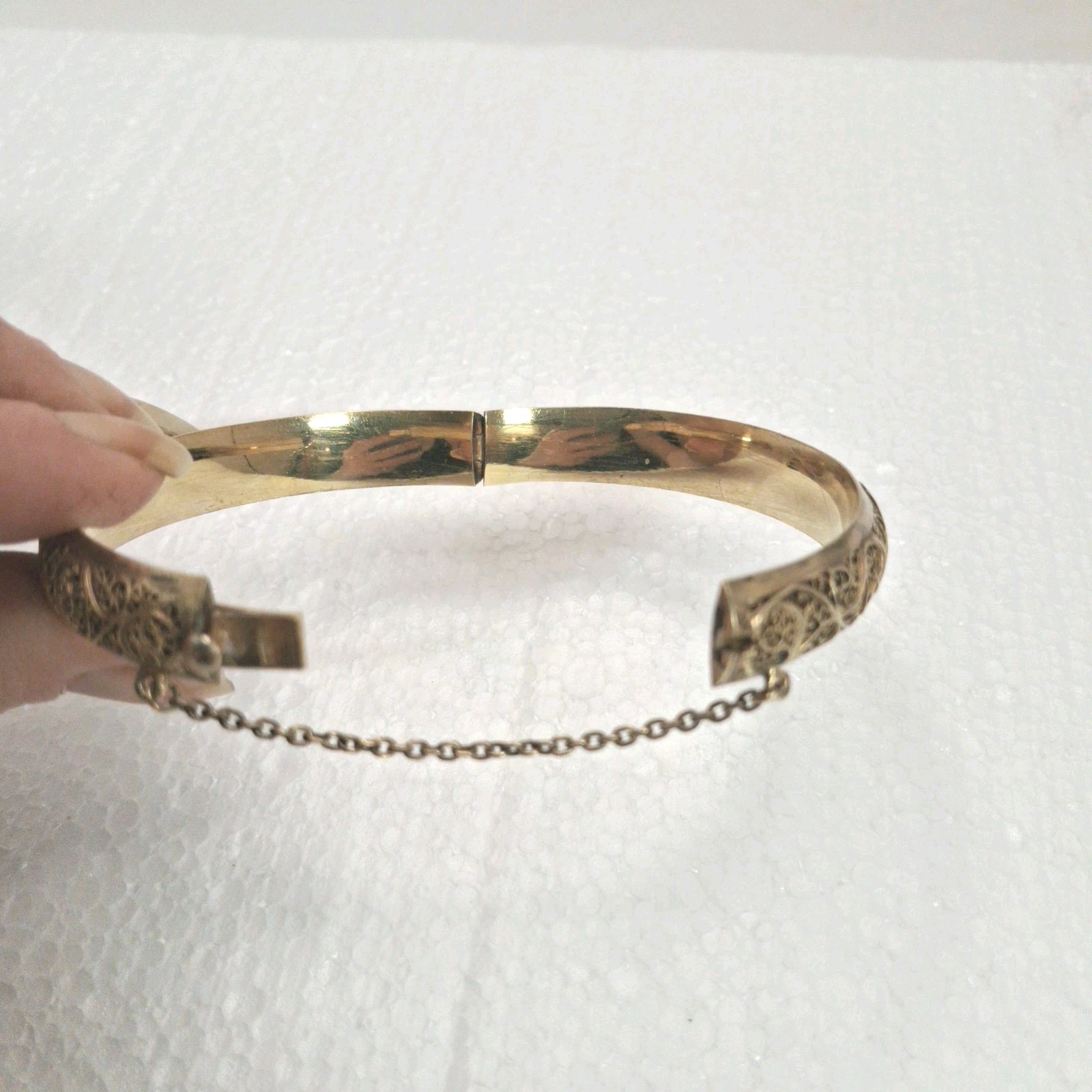 Vintage Sterling Silver Filigree Hinged Bangle Bracelet Safety Chain Ornate 18g