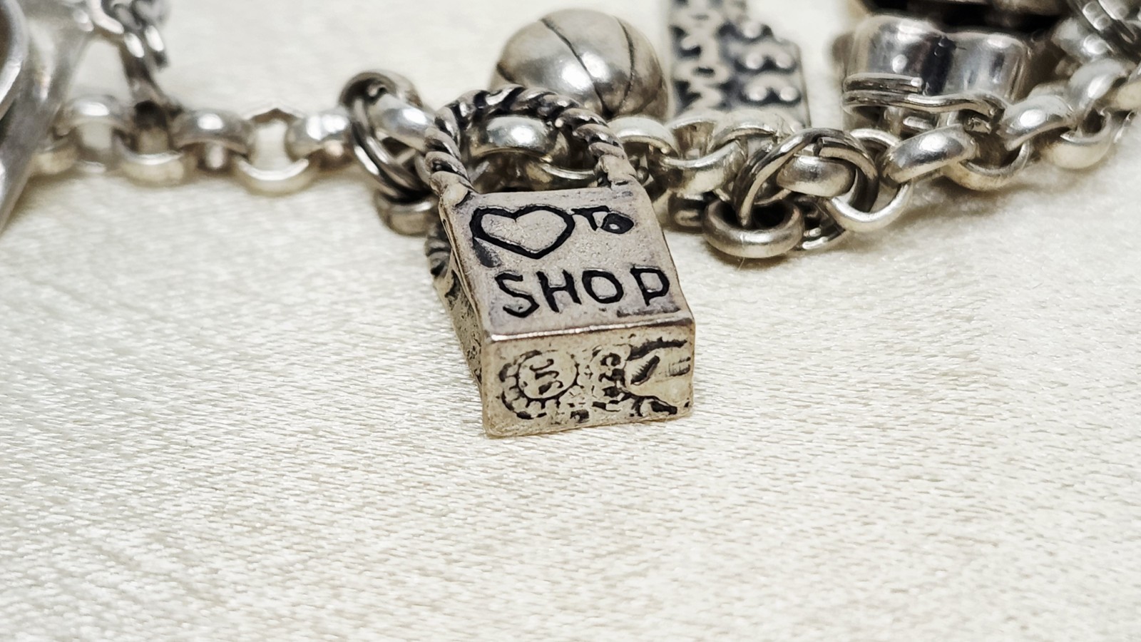 Vintage SJC Sterling Silver Link Charm Bracelet Heavily Loaded 18 Charms – 44g