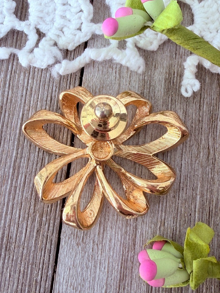Vintage Gold Tone Ribbon Bow Brooch Pin Clear Rhinestone Center 1.5″