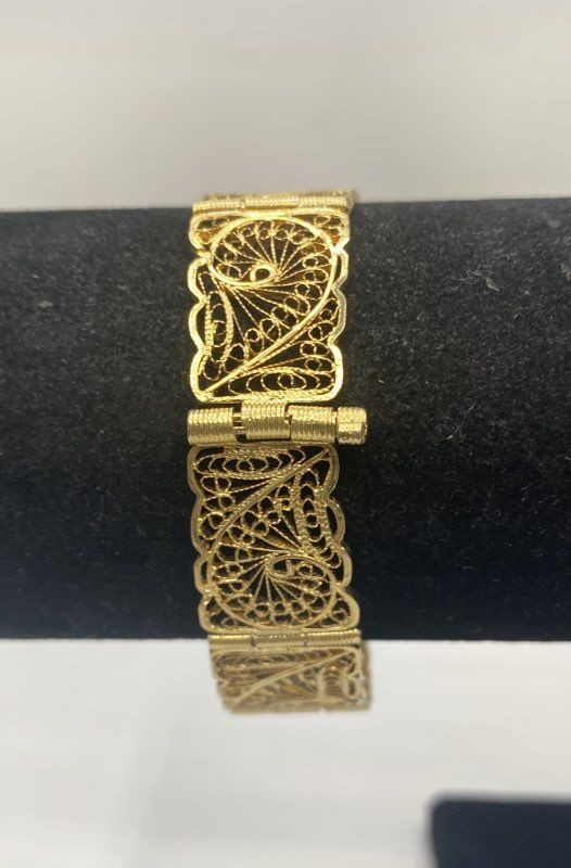 Vintage Gold Tone Intricate Filigree Panel Bracelet Cannetille Style 7.5″