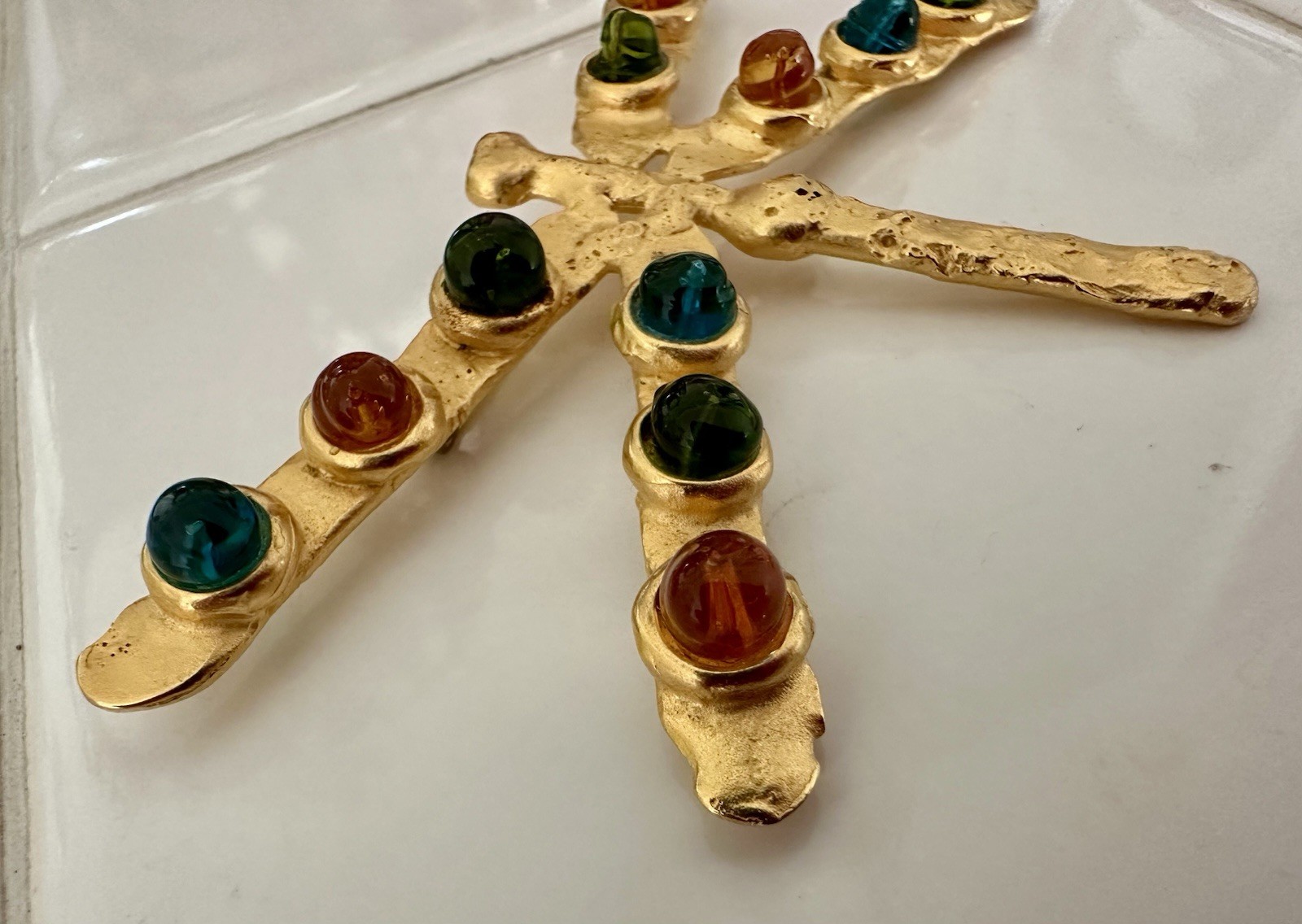 Deanna Hamro Gold Brooch Dragonfly 1980’s Poured Glass Gripoix Cabochon Pin