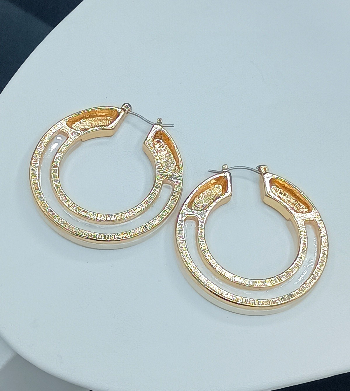 Vintage Wide Hoop Earrings Faux Mother Of Pearl Gold Tone 1.75″ Lightweight