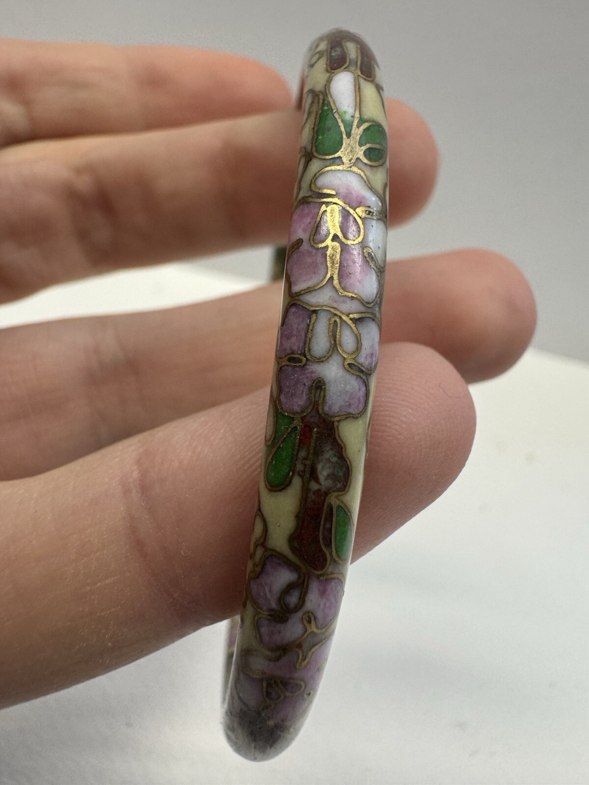 VINTAGE CLOISONNÉ PURPLE GREEN WHITE ENAMEL FLOWER BANGLE BRACELET