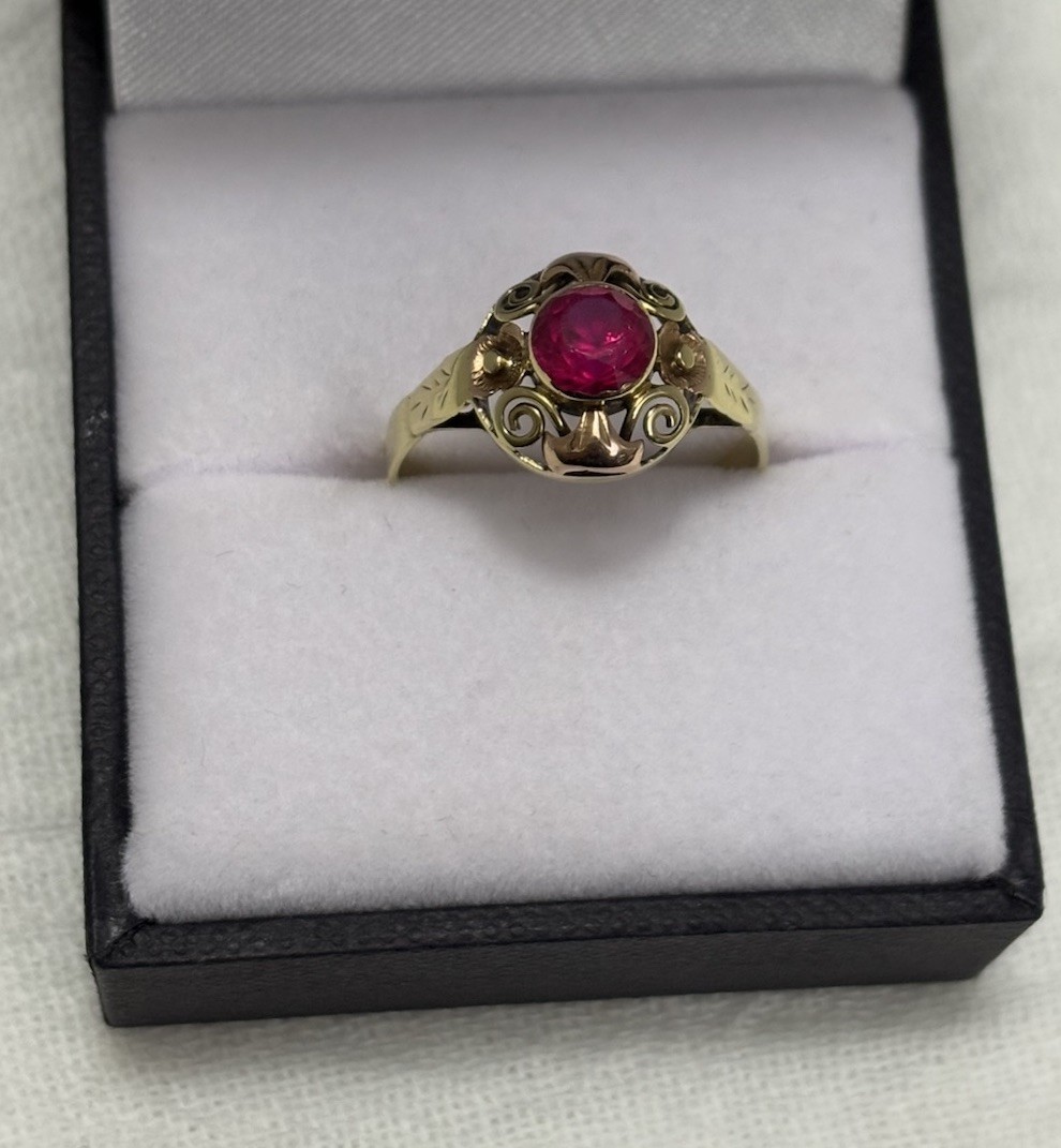Vintage 14k Gold Ruby Ring Size 7.5 Please See All Pictures & Read Description