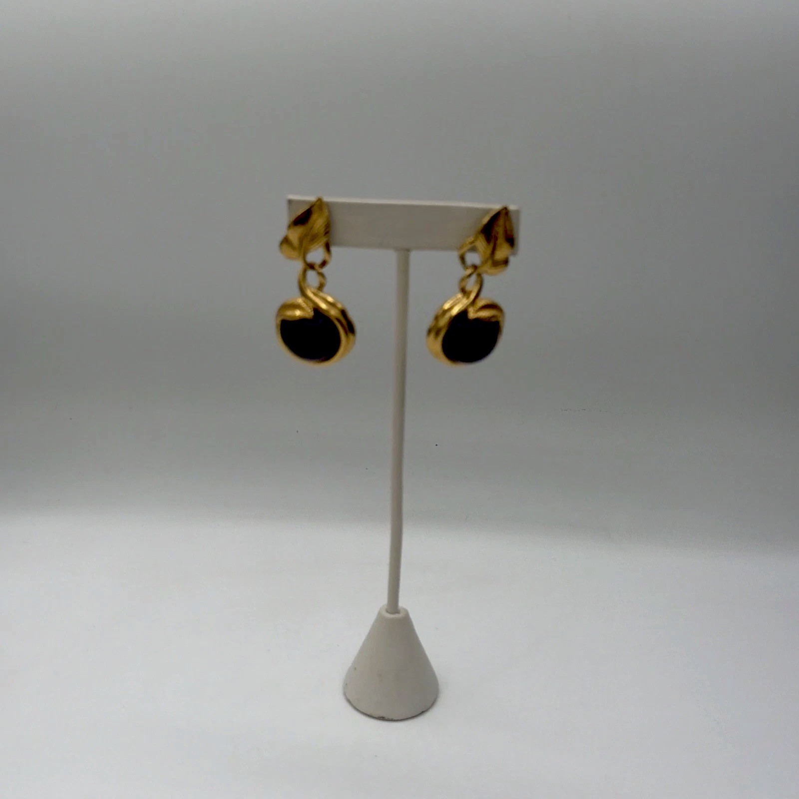 Vintage Gold Leaf Amethyst Purple Stone Pierced Earrings – Nature Motif Dangle