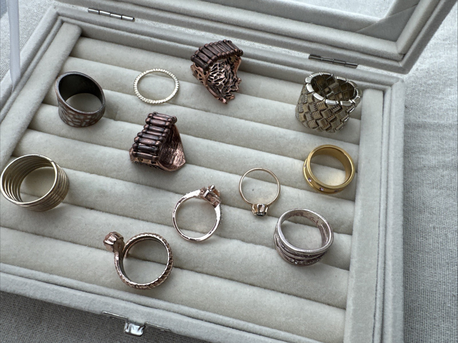 VTG-now Gold rose copper tone snake RINGS Jewelry Lot Chunky 90s 2000s Y2K boho