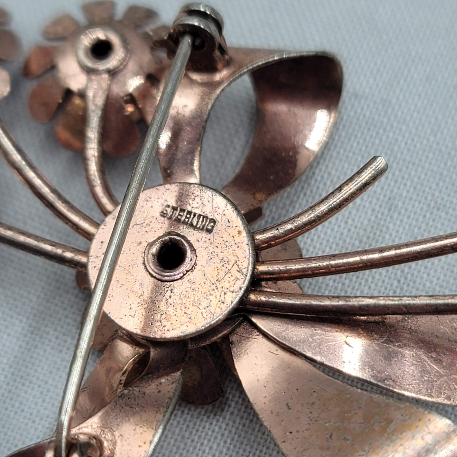 Vtg Sterling Silver Flower Pin Brooch Purple Rhinestone Rose Gold Vermeil 2.5″
