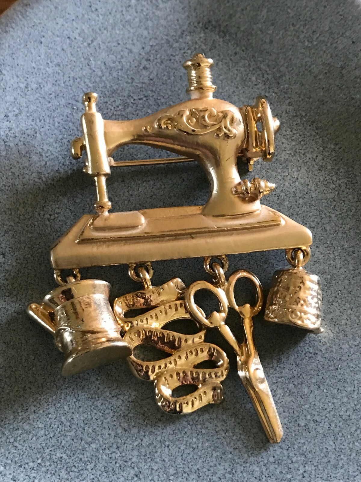 Vintage Danecraft Marked Goldtone Sewing Machine w Scissors Thimble Tape Measure