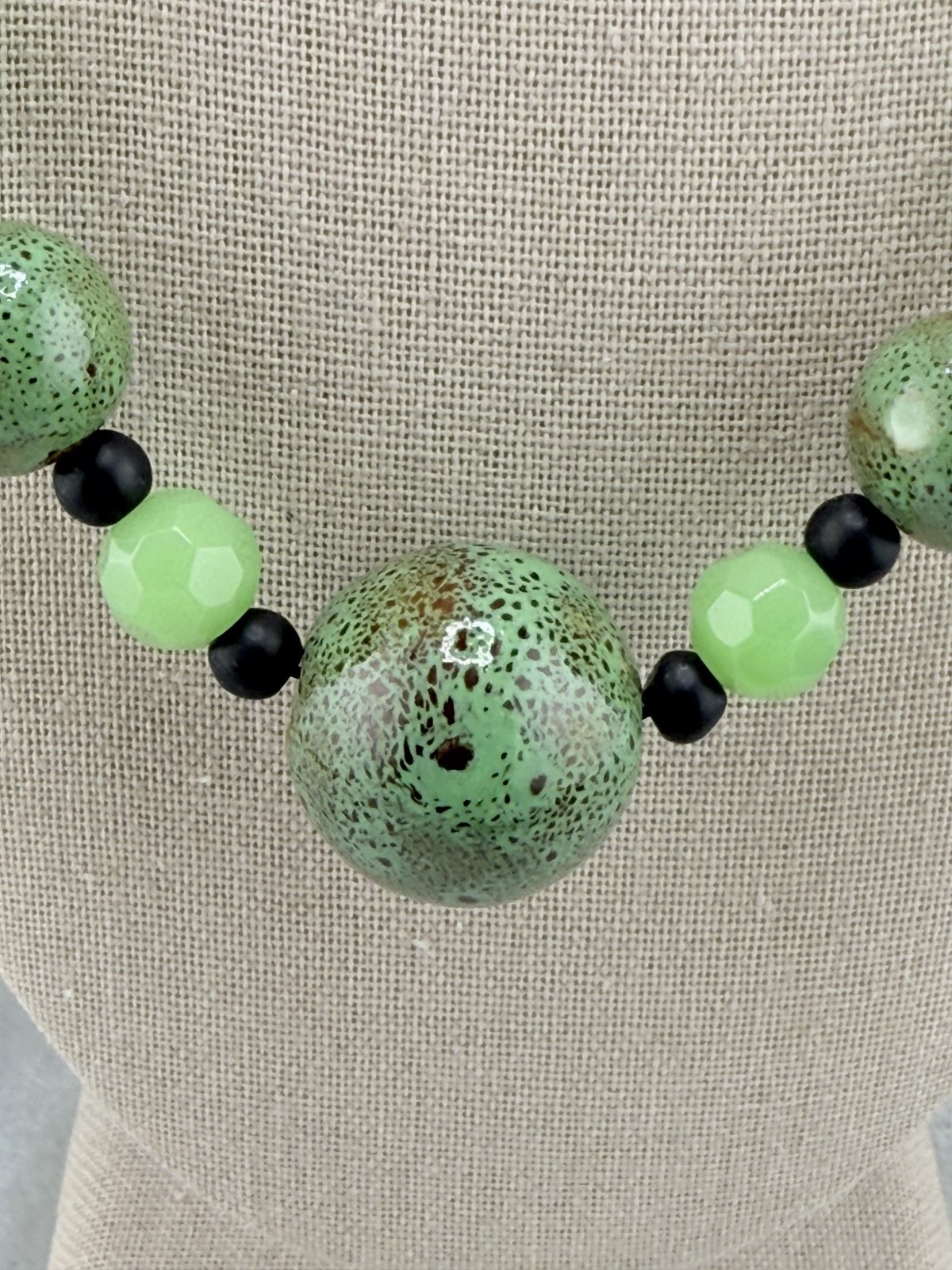 Vintage Beaded Necklace Black Green Glass Stone Silver Tone Alien 24″