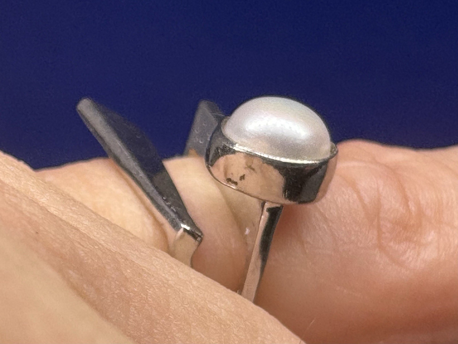 (01) TS 925 Sterling Silver Square Ring Size 6.5-7.0 White Pearl Mexico 1980s