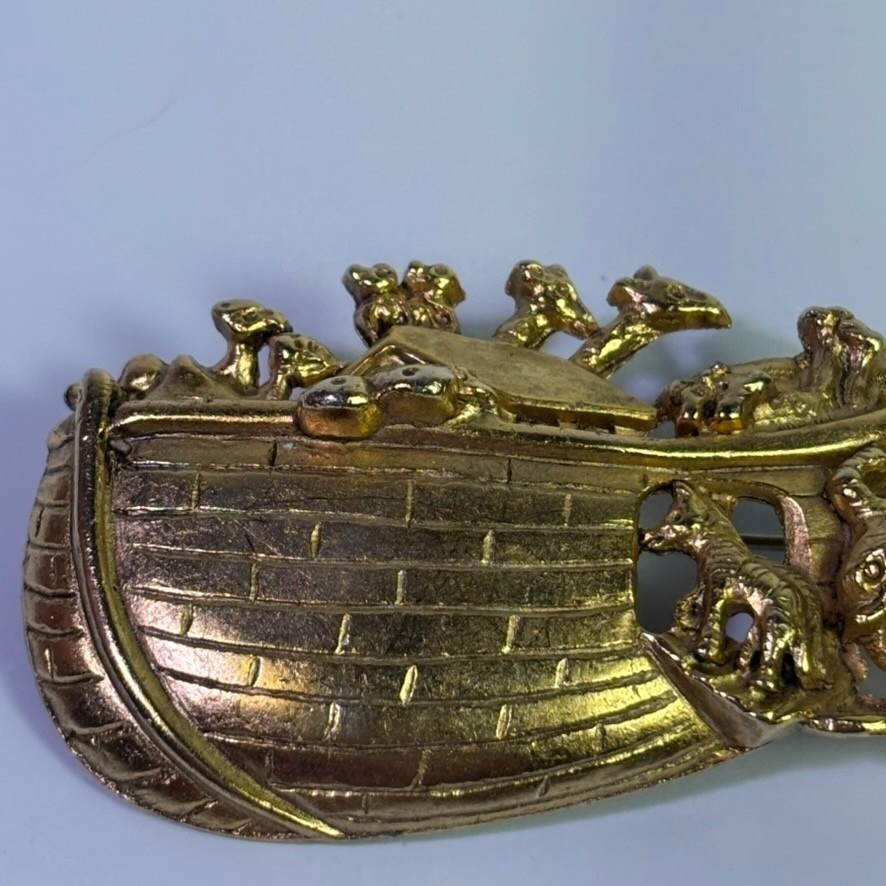 Brooch Gold Tone Noahs Ark Animals Heavy Vintage Piece Intricate Detail