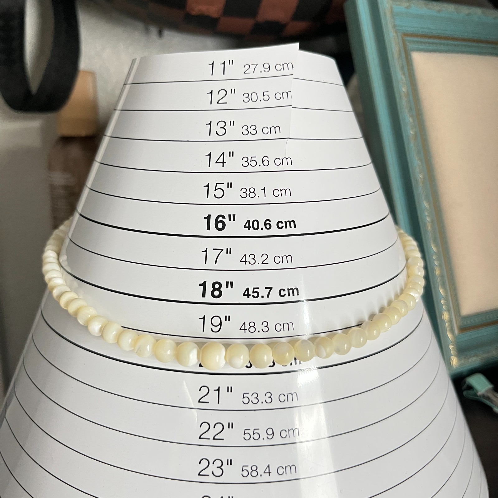 Vintage Mother of Pearl Graduated Bead Strand Necklace Creamy Iridescent 24″