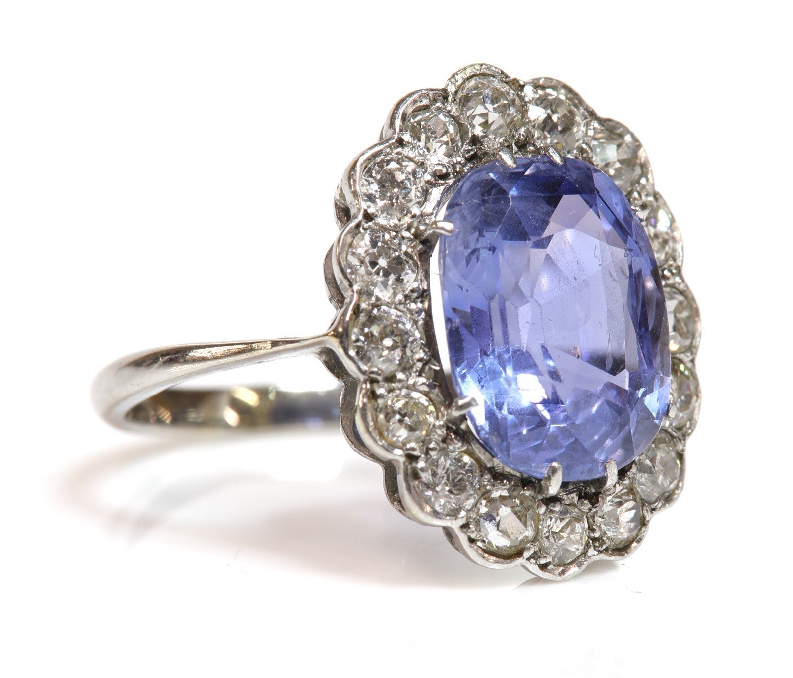 Edwardian Natural 4.60 Carat Sapphire and Old European Diamond Cluster Ring