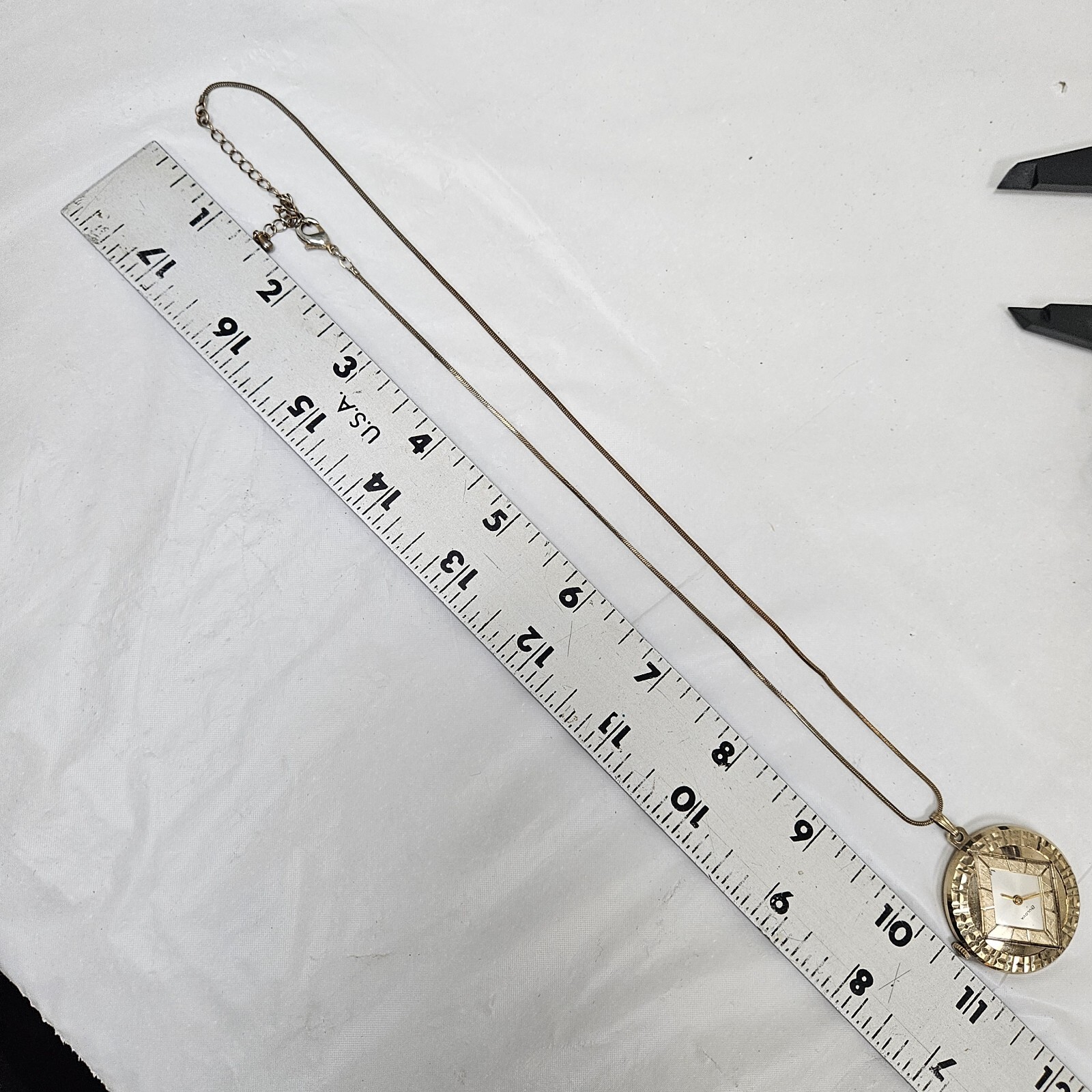 Vintage Bulova Gold Tone Round Pendant Necklace Watch 1967 11ALL 17J Hand Wind