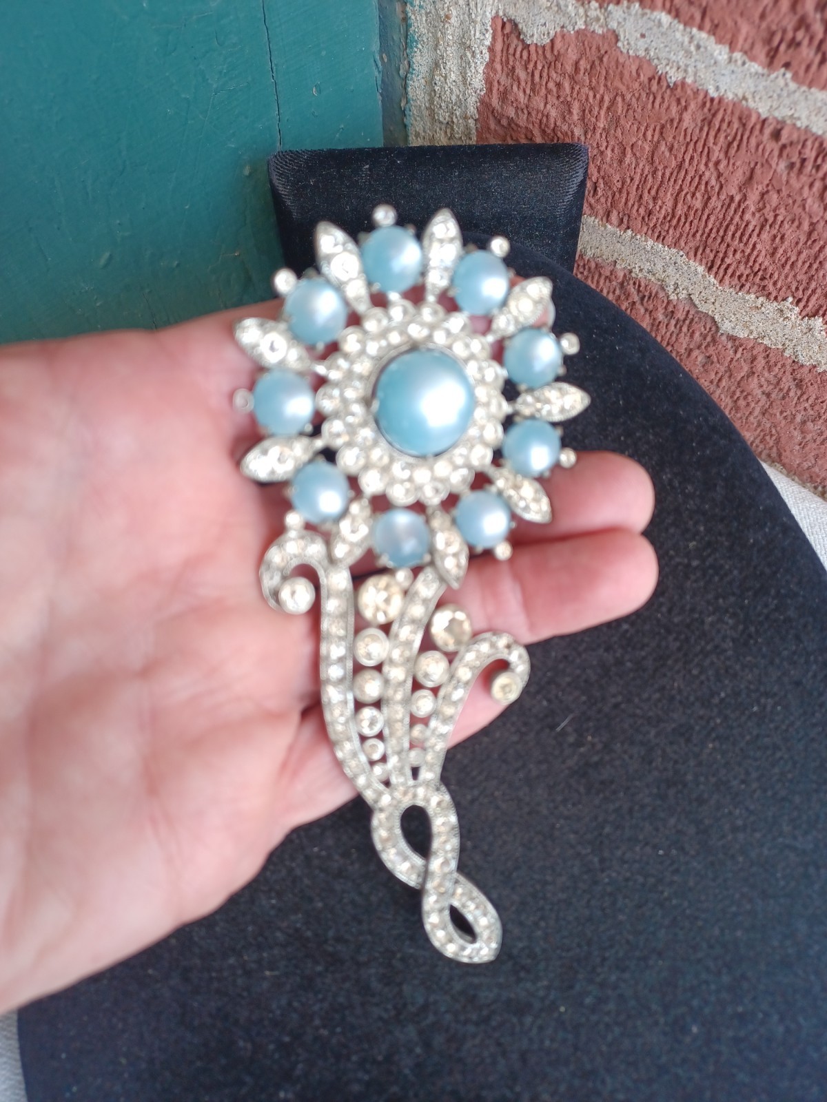 HUGE VINTAGE ART DECO ERA UNSGD CORO ? BLUE MOONGLOW CAB FLORAL RHINESTONE PIN