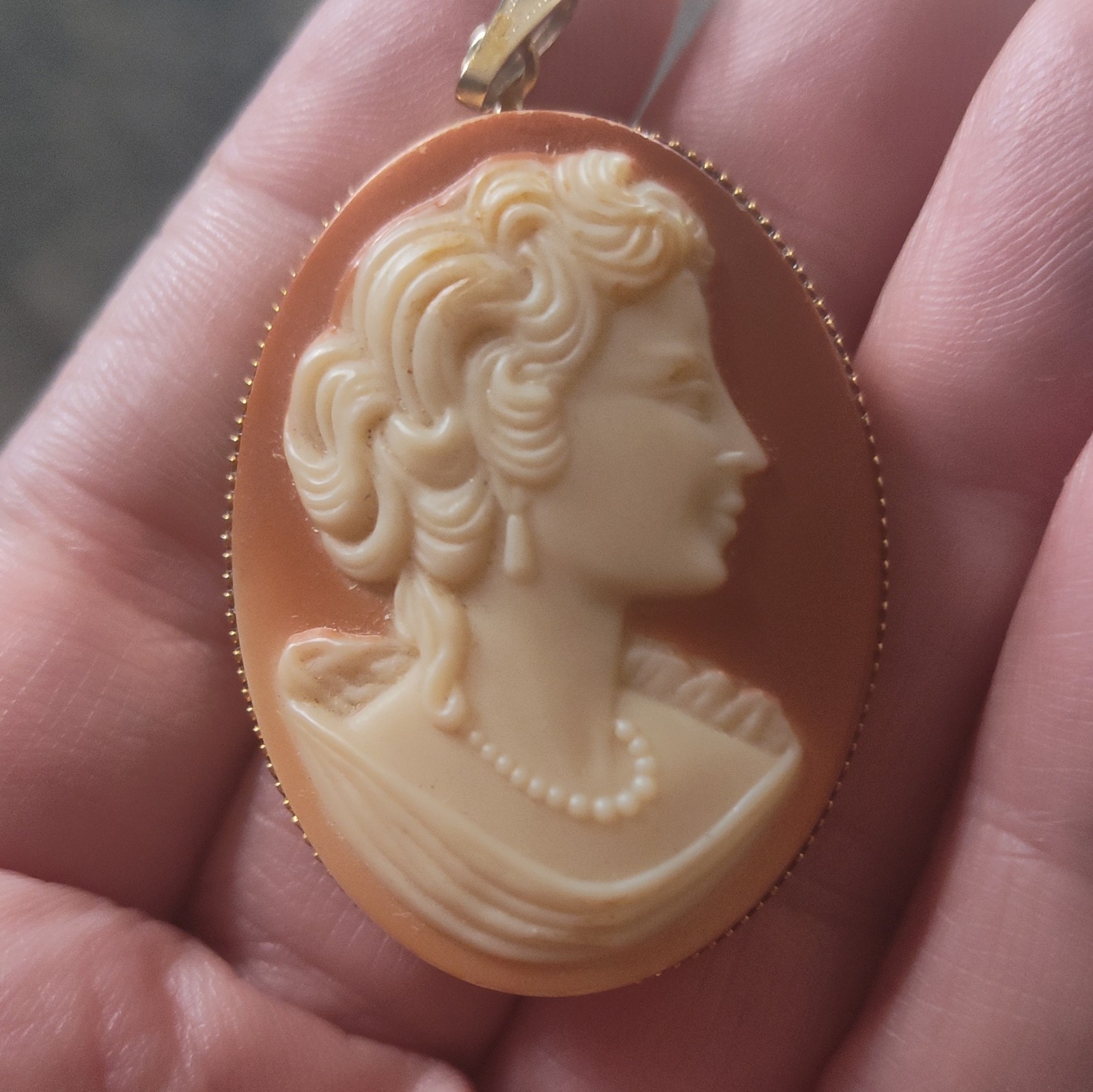 Vintage Oval Cameo Portrait Pendant, Gold Tone Frame