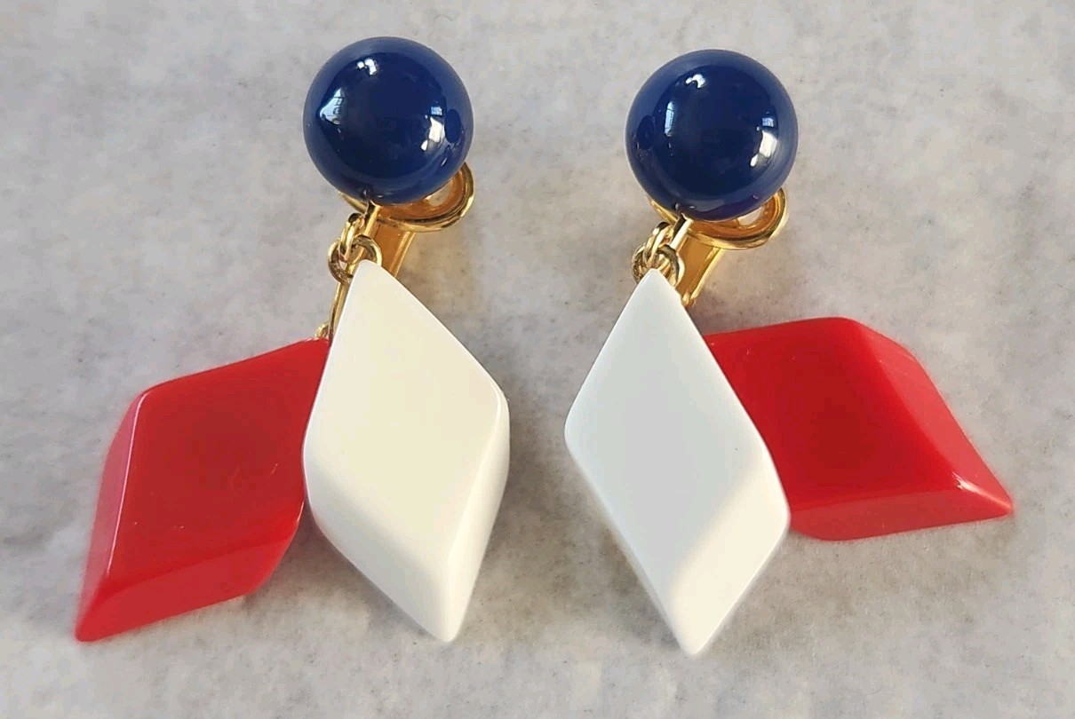 Trifari Necklace Clip On Earrings gold-tone Red, White & Blue Plastic Beads