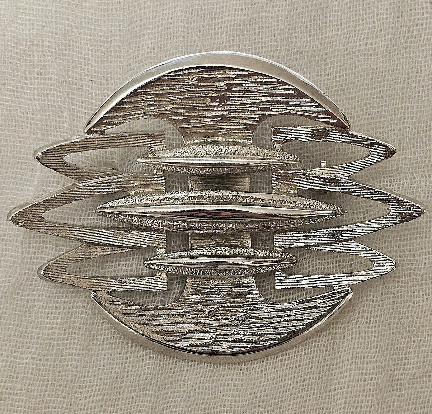 VTG CORO MCM Modernist Brutalist Silver Tone Brooch 2″ x 1.5″ Geometric Textured