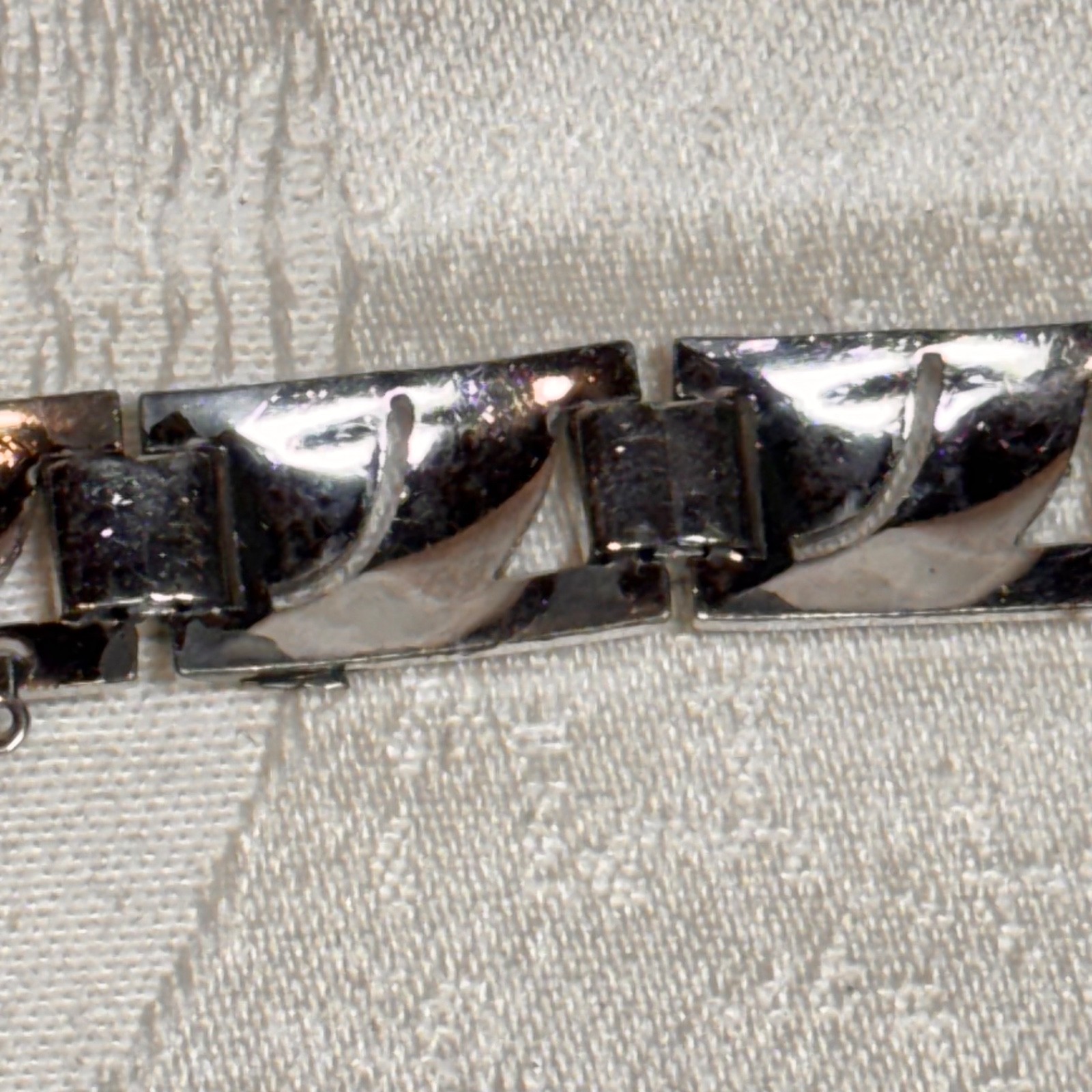 BRACELET rhinestone silvertone metal vintage fold over clasp safety chain