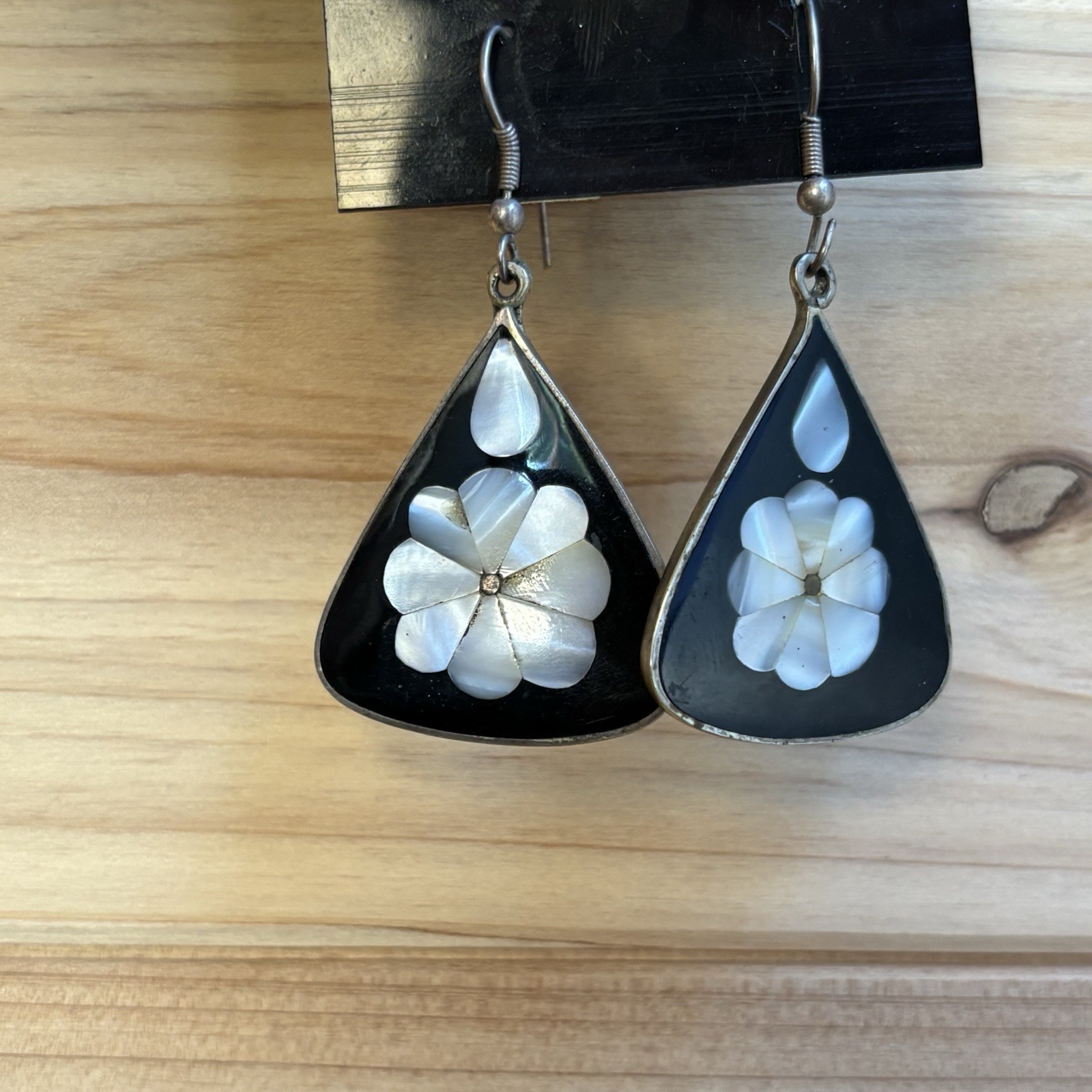 Vintage Mexican dangle Earrings Alpaca silver with mother of Pearl floral inlay