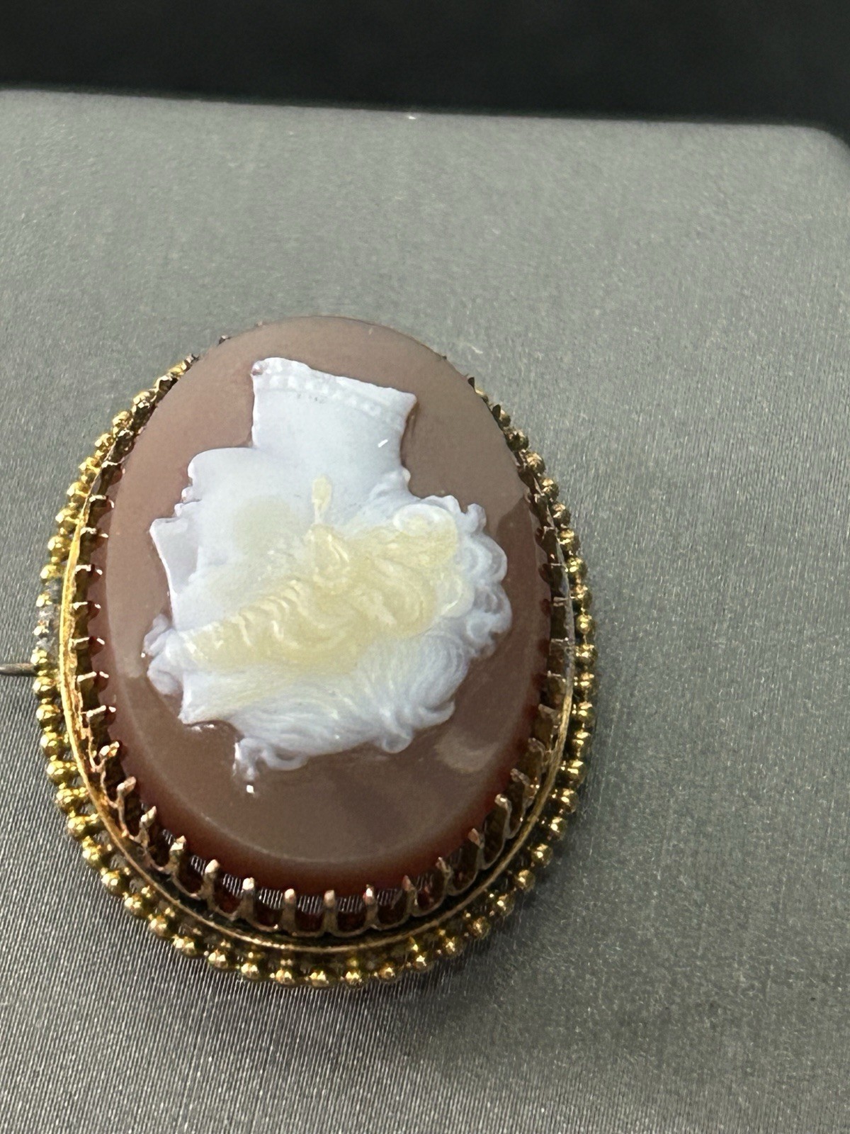 Antique Carved Shell Cameo Brooch Gold Frame Victorian Lady Portrait*