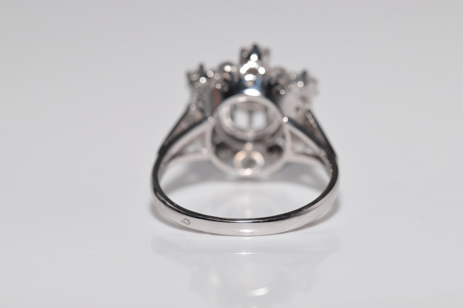 Antique Circa 1920s Art Deco 18k Gold Natural Diamond Decorated Ring