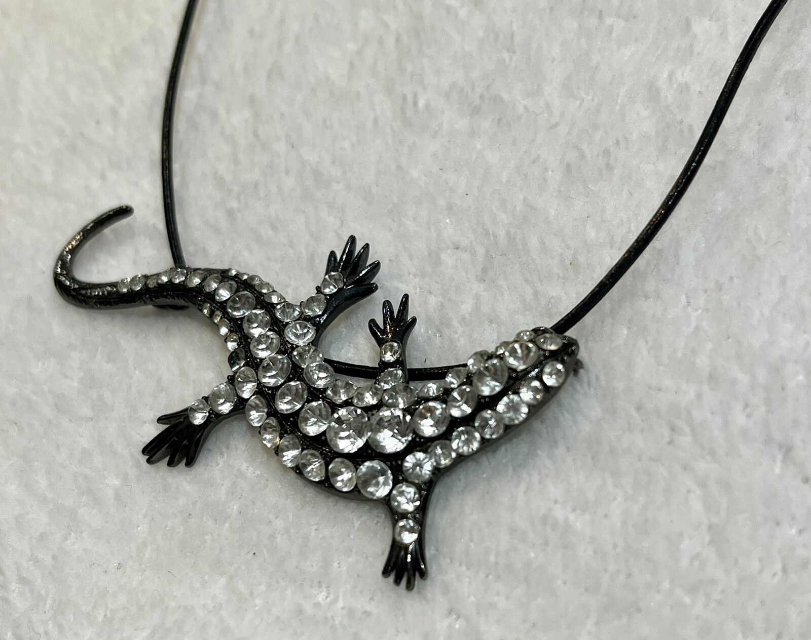 VTG Gun Metal W/Clear Rhinestones Gecko Lizard 3in Faux Leather Cord Whimsygoth