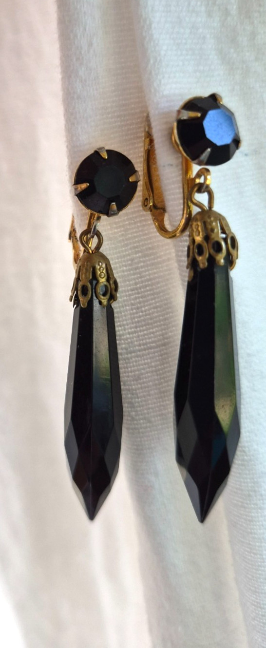 Vintage Gold Tone Drop Clip Earrings w Faceted Black Stones