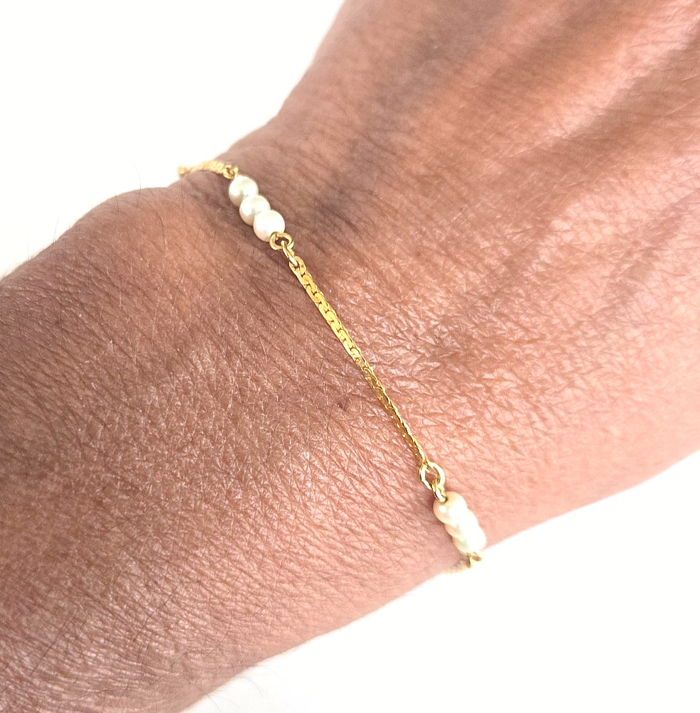 Vintage Gold Tone C Link Chain w/ Faux Pearl Bead Bracelet 7-1/8″ Spring Ring