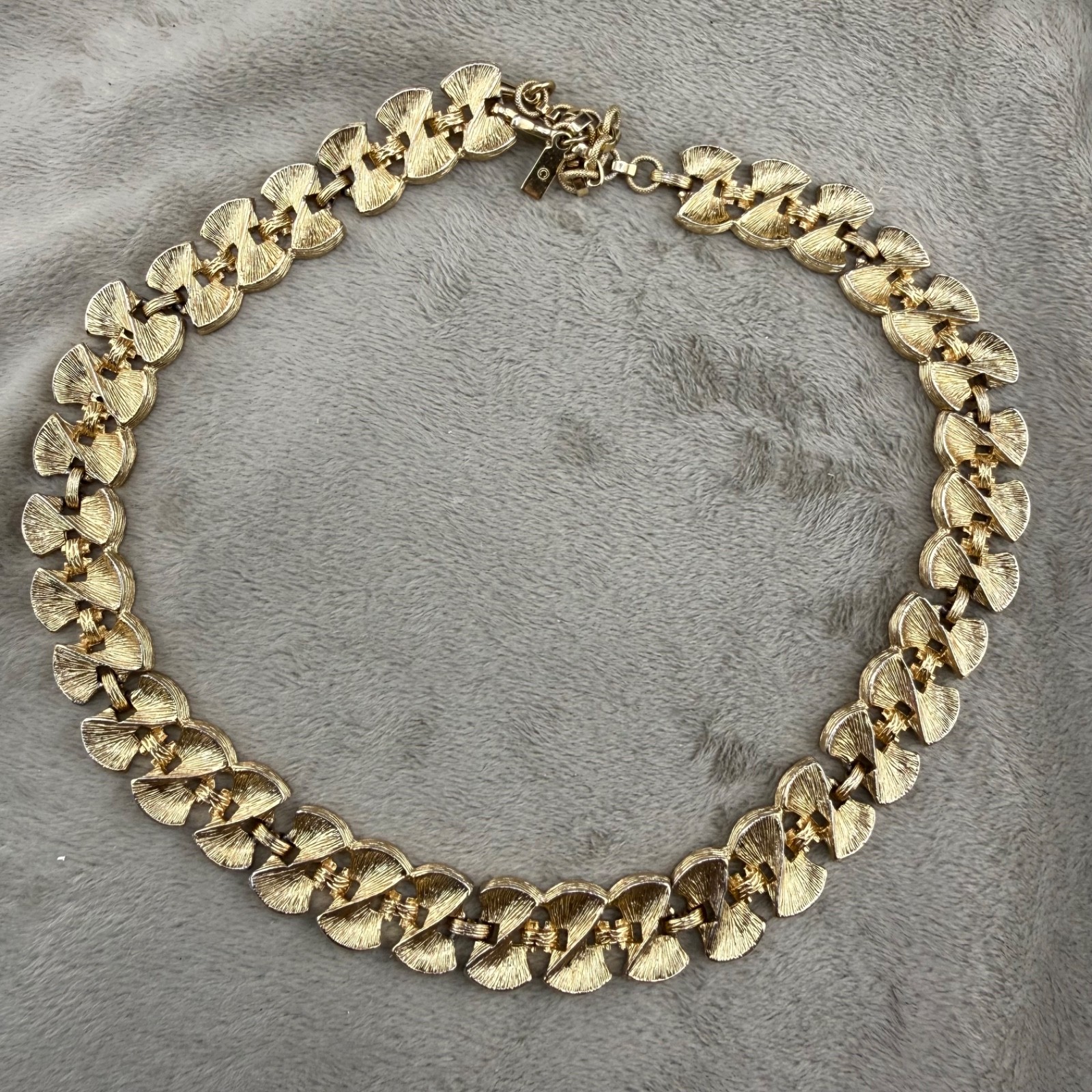 Vintage Monet Necklace Gold Tone Adjustable Signed 16”