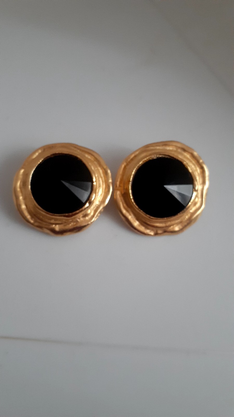 Vintage Black Glass Rivoli Stone Matte Finish Clip On Earrings. Gold Tone Finish