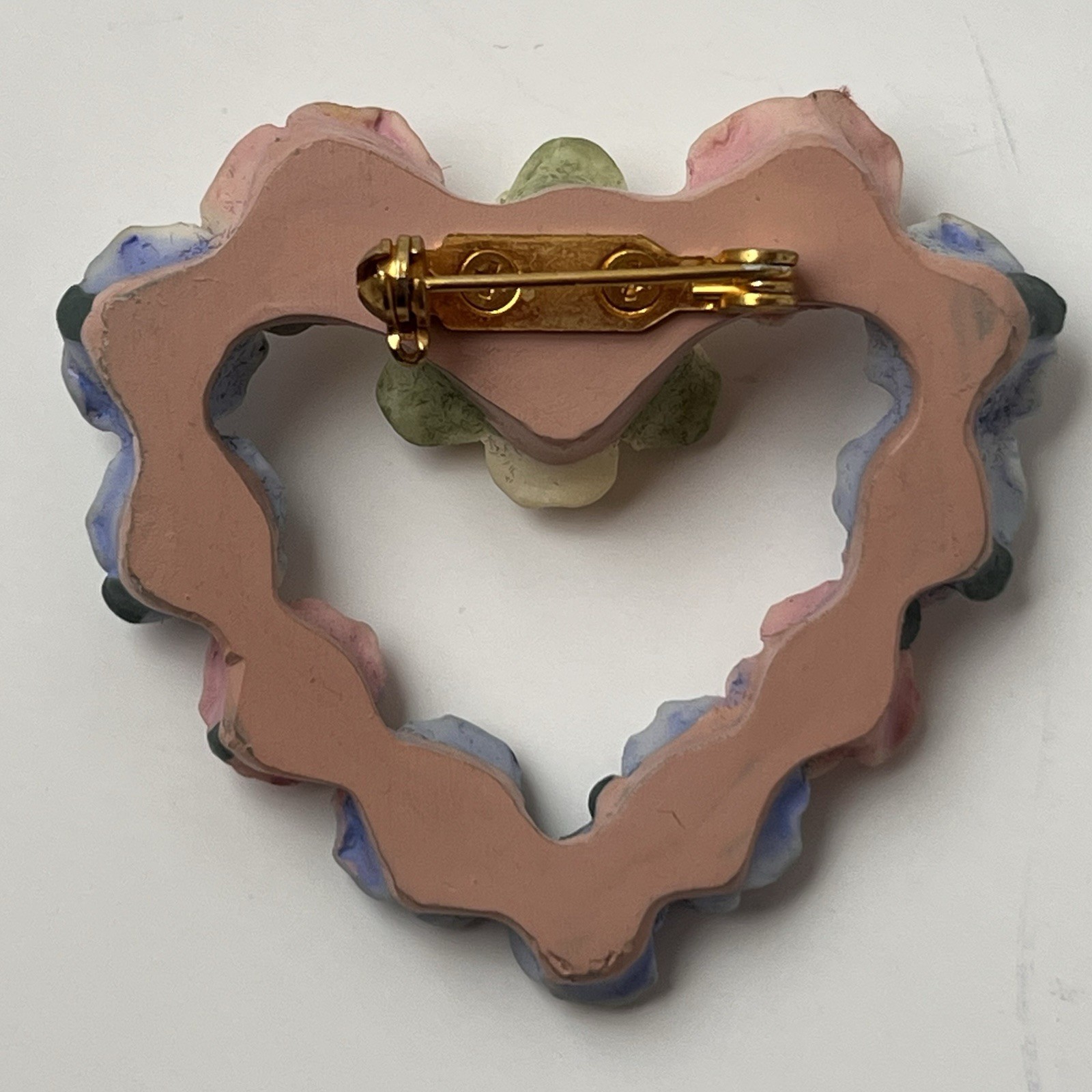 1998 Avon Hearts & Flowers Brooch Pin Yellow Pink And Blue Roses Vintage