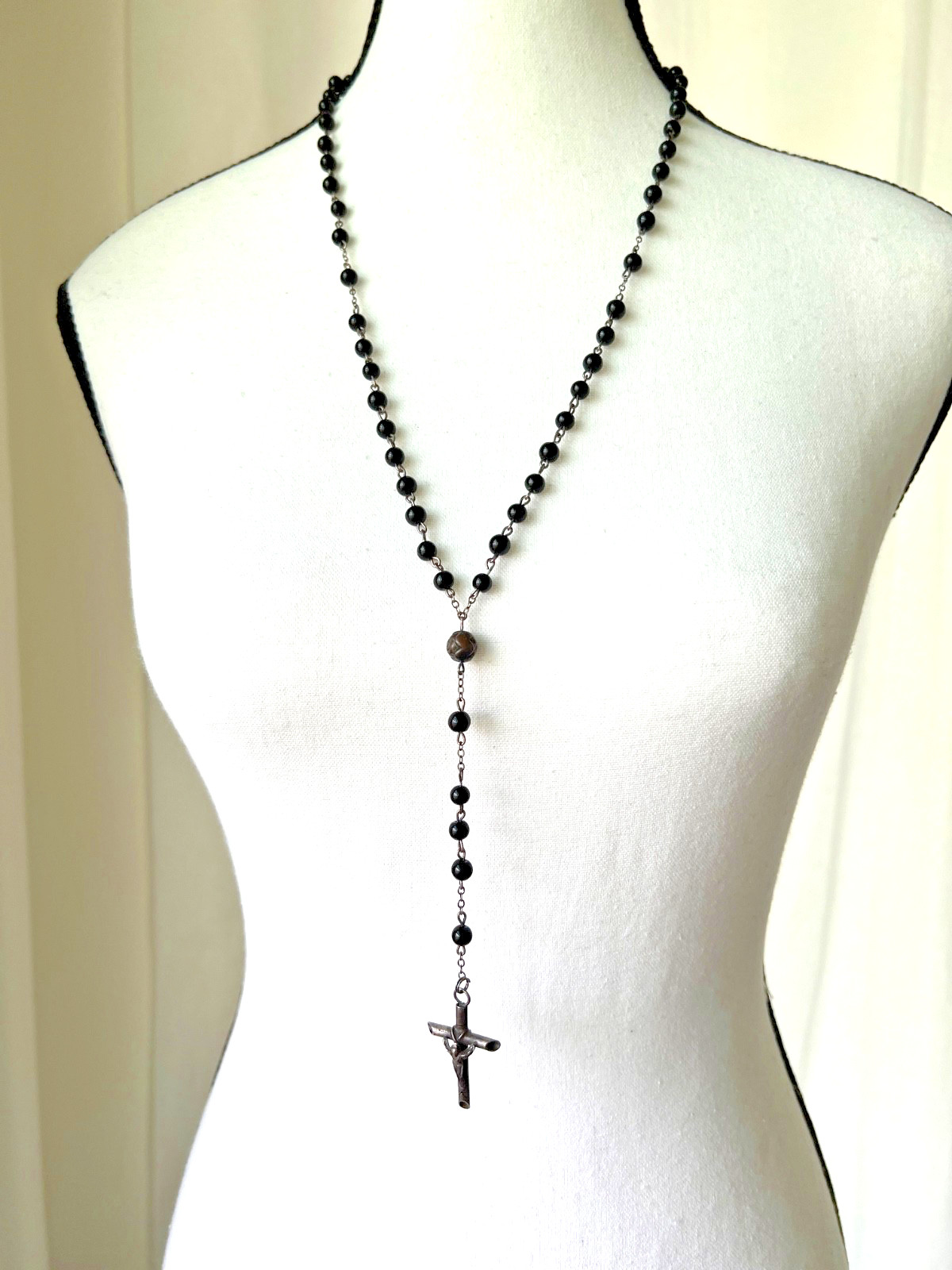 Vintage Black Glass Bead & Silver Tone Rosary 1990s – 20″