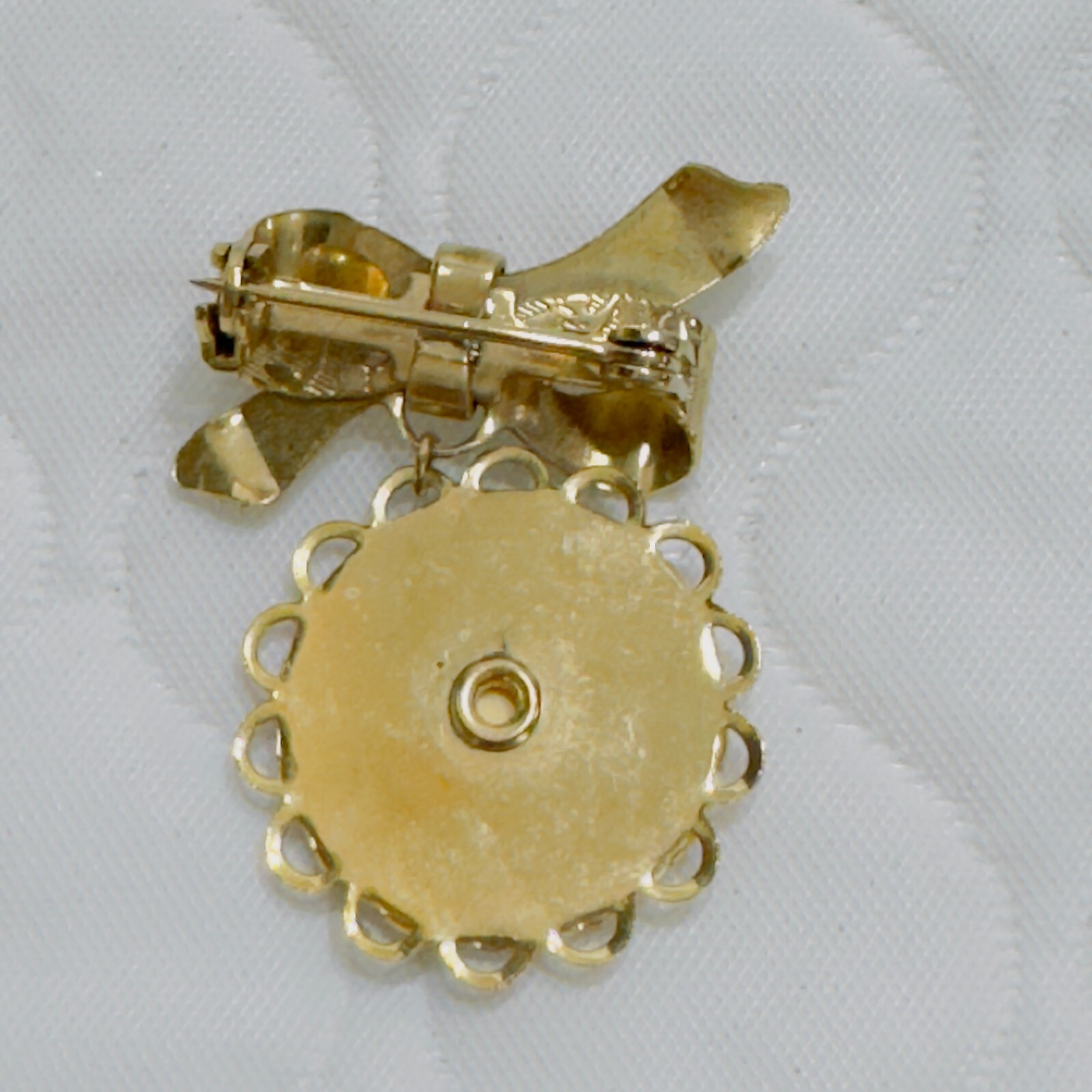 Vintage Handmade Brooch Petit Needle Point Gold Tone Ornate Bow Letter Initial P