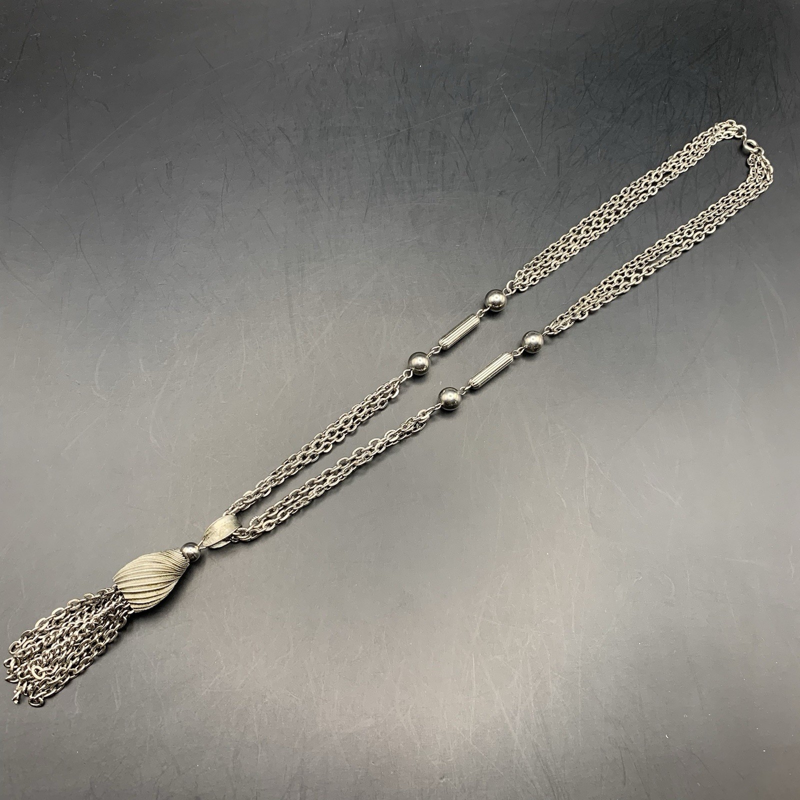1970s Tassel Pendant Necklace Silver Tone Textured Station Classic Vintage