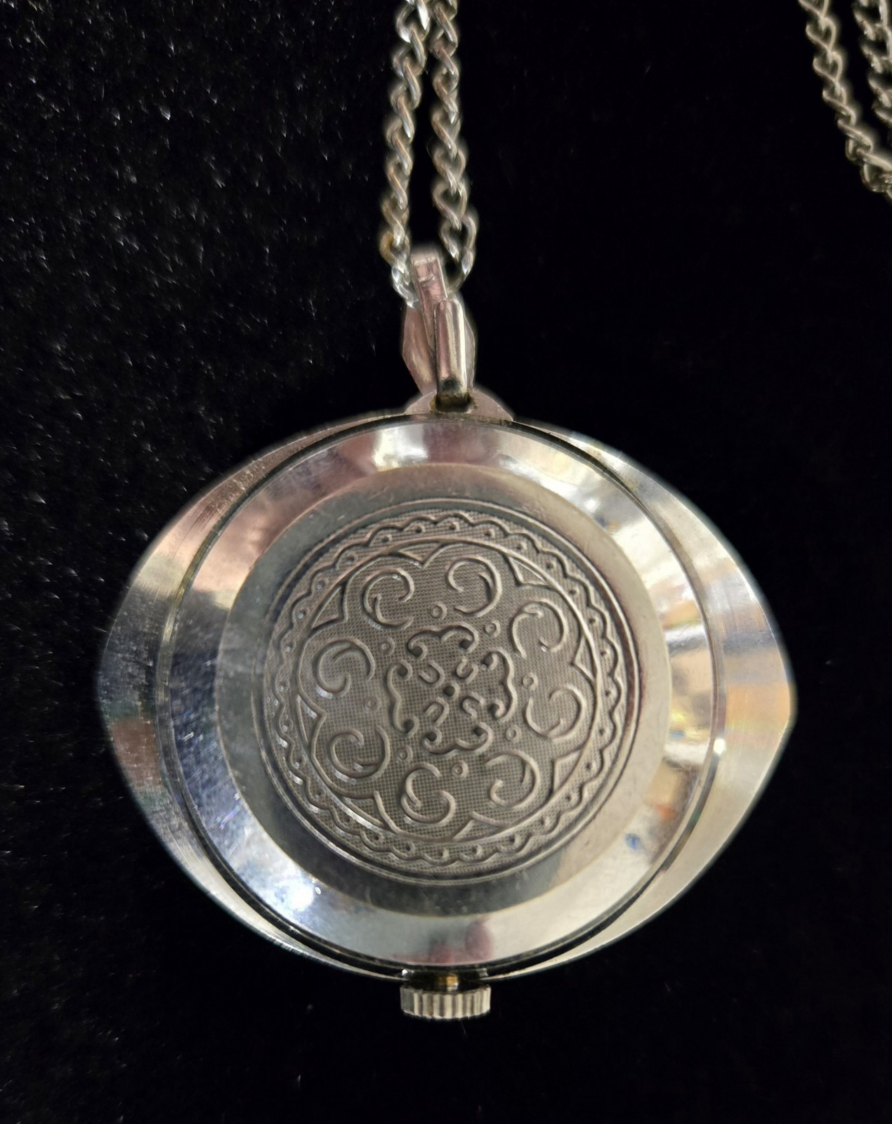Vintage Focal De Luxe Hand Wind Analog Dial Pendant Watch Necklace Silver Eye