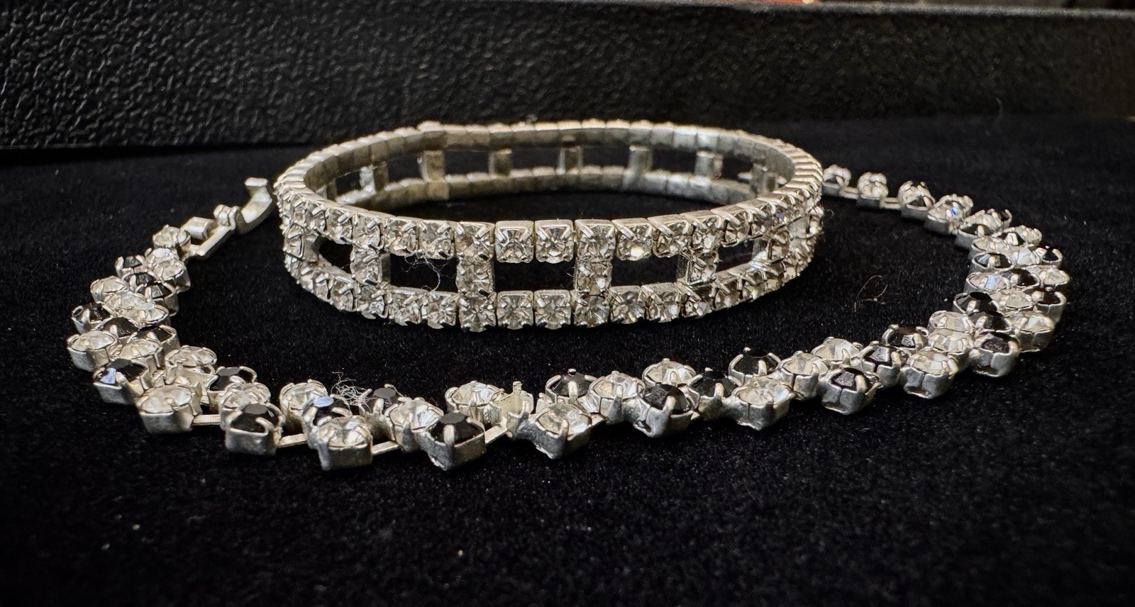 👀 Wow! 1930s–1950s Rhinestone Bracelet Pair Clear Stretch & 7” Black/Clear Link