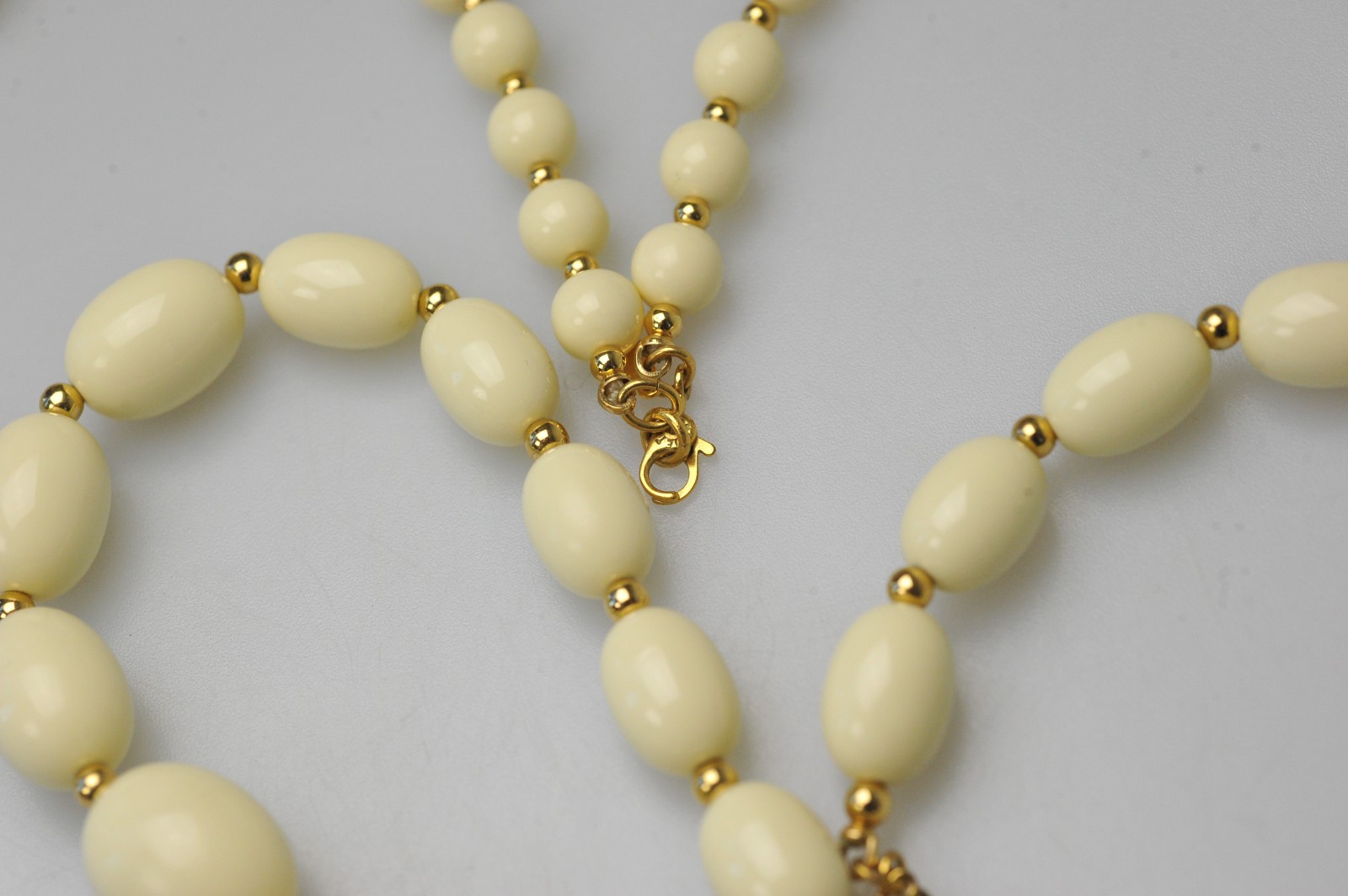 Necklace Monet signed LOT cream ivory gold tone bead beaded ZD19