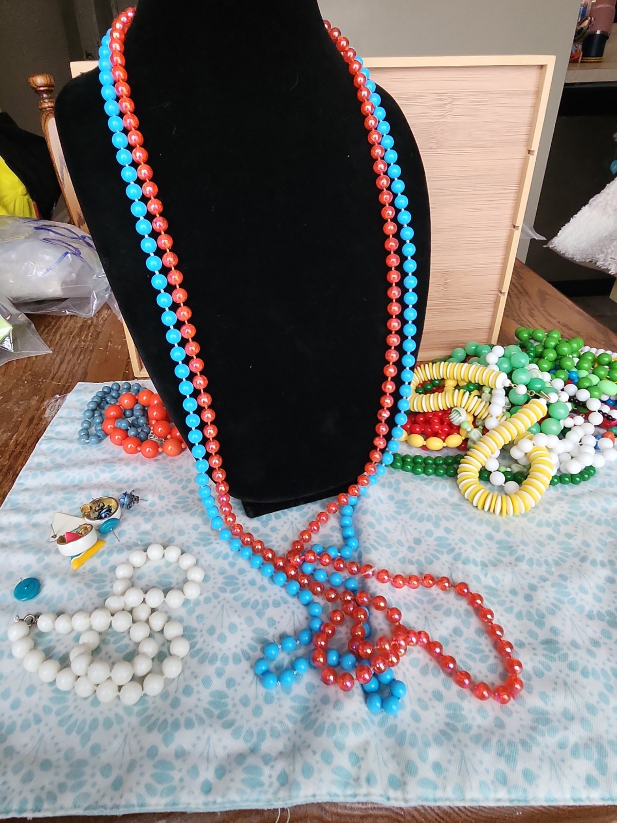 Huge Lot of Vintage Lucite acrylic Glass beaded Necklaces 1950s-1980s