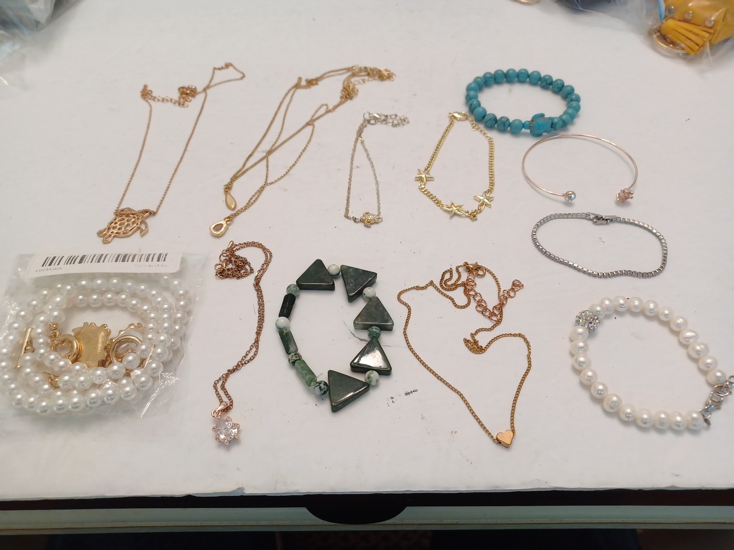 Mixed LOT OF 12 Costume Jewelry Pieces GOLD TONE/SILVER TONE USED FREE SHIP