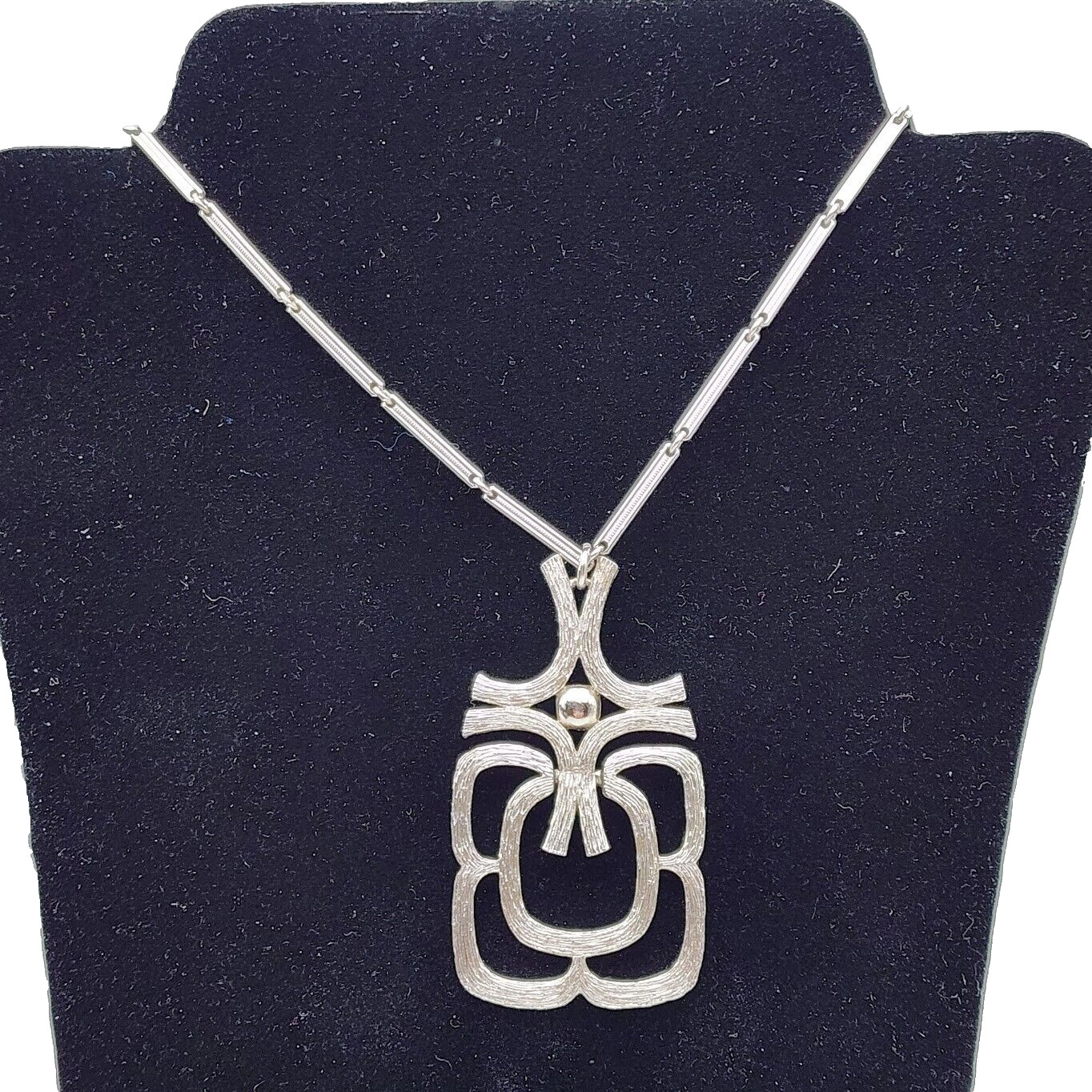 Vtg Mayan Articulated Pendant 1974 Avon Necklace Silver Tone Bar Link Chain