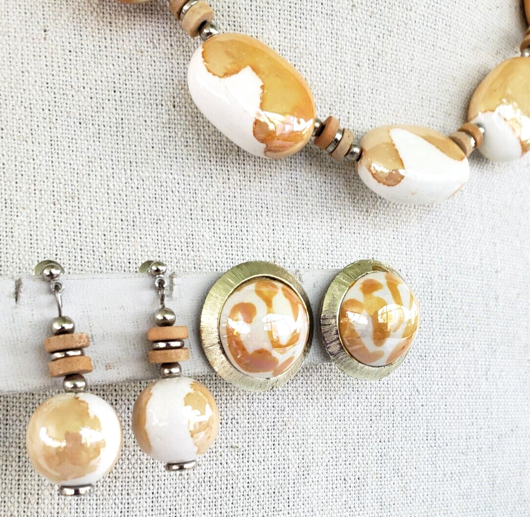 Vintage Peach White Ceramic Necklace Pierced & Clip Earrings Set Dahlkempers Box