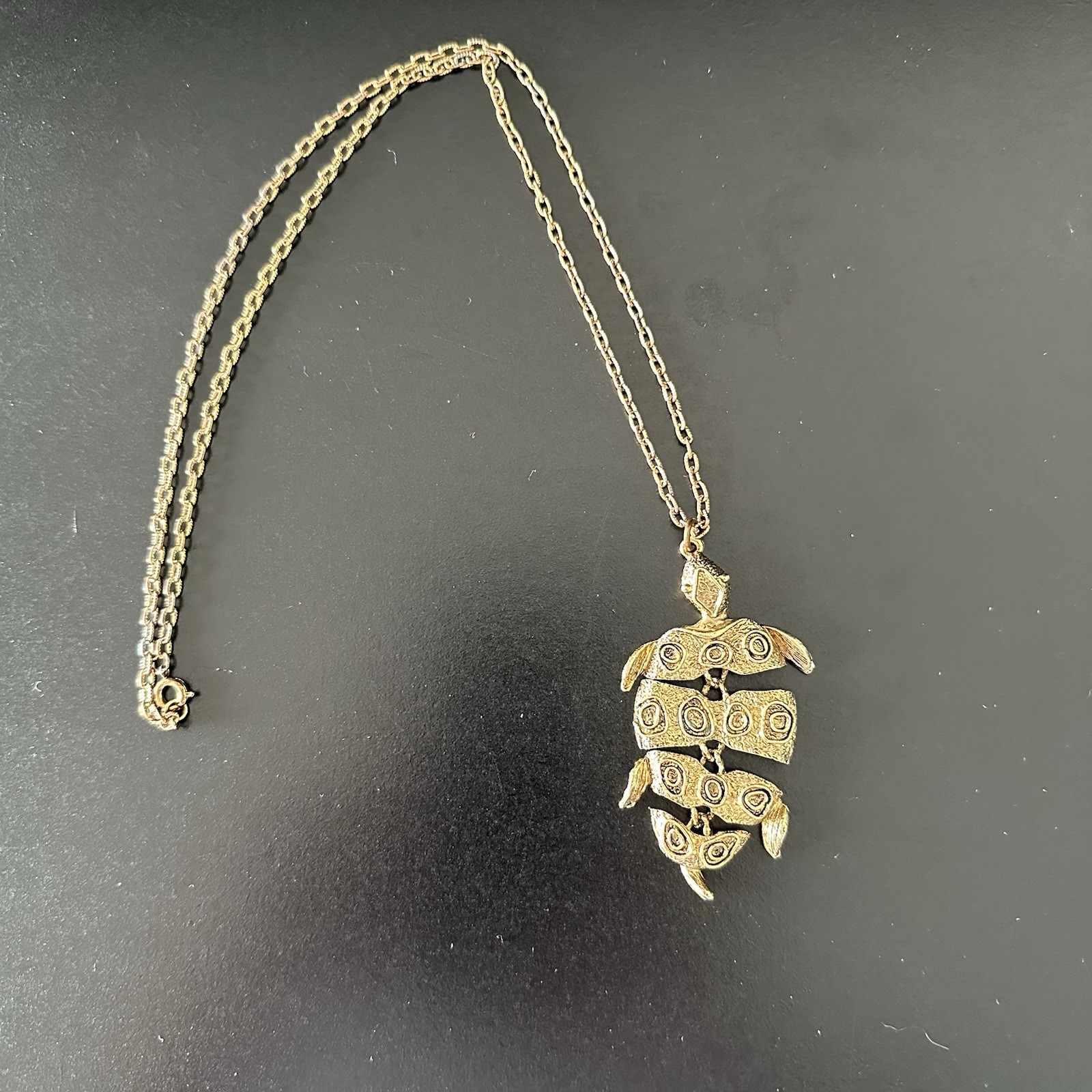 Vintage Gold Tone Articulated 2.75″ Turtle 24″ Chain Necklace UNSigned